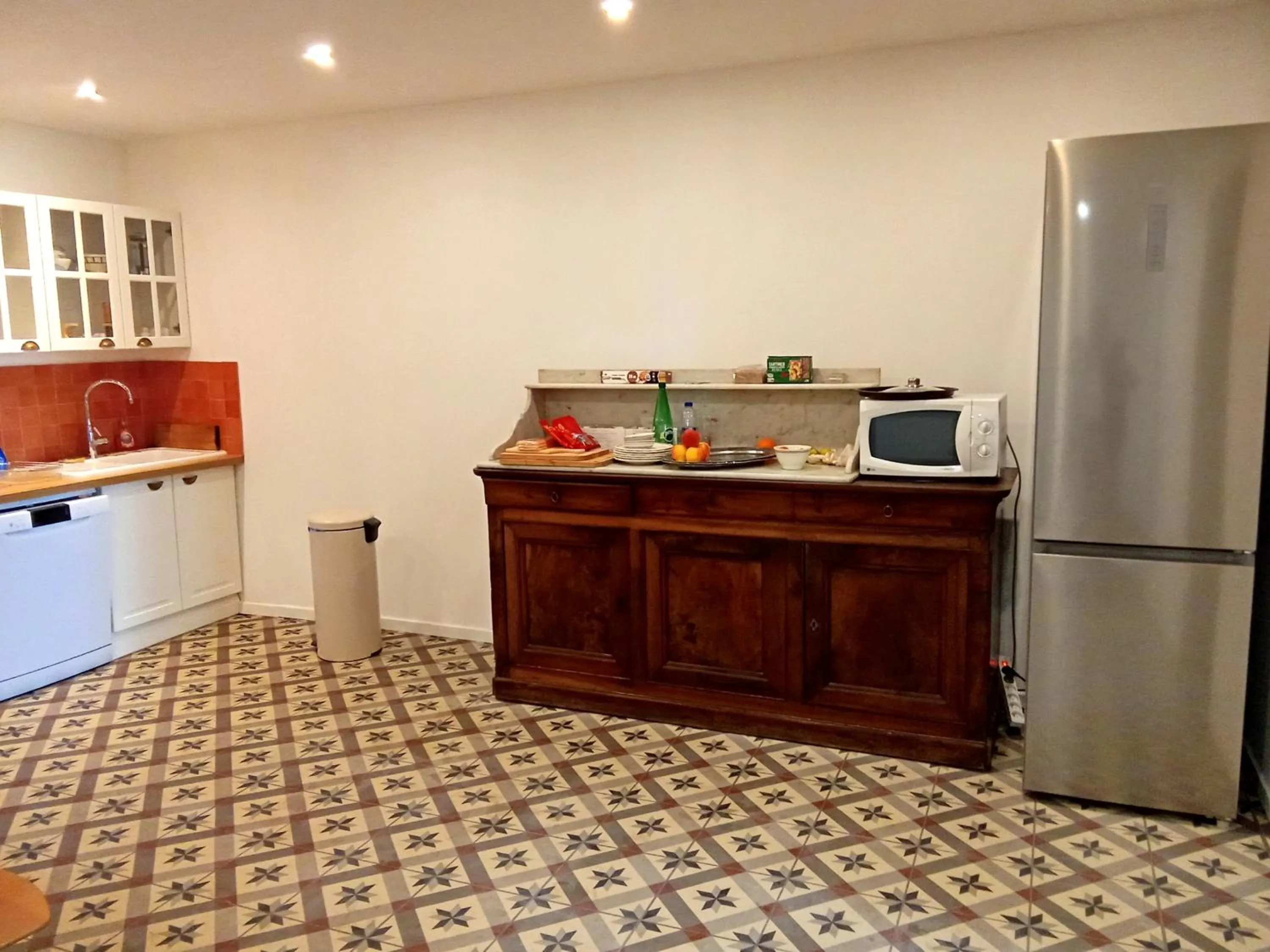 Kitchen or kitchenette in Le Mas Palegry Chambres d'hôtes Perpignan