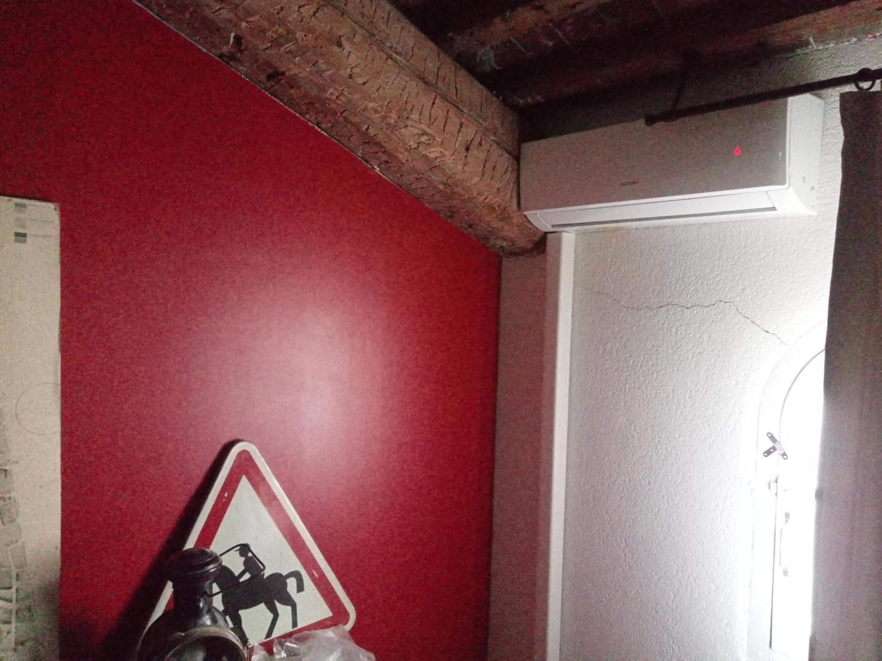 air conditioner in Le Mas Palegry Chambres d'hôtes Perpignan