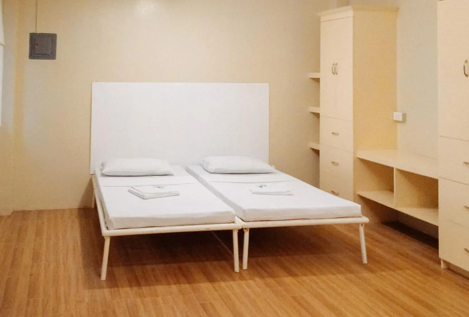 Bed in RedDoorz @ Southern Suites Guimaras