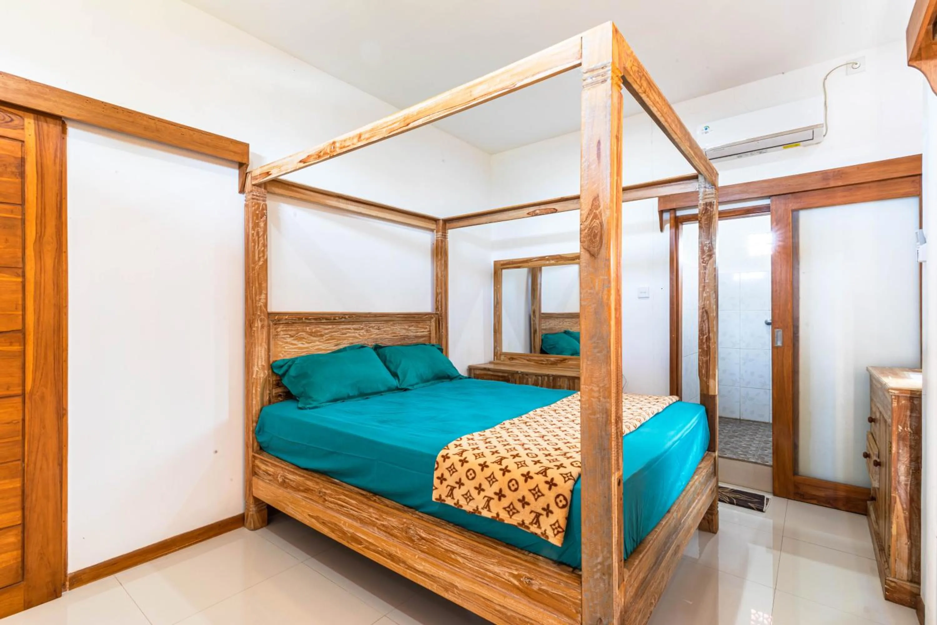 Bed in Surf Retreat Villa Sari Bali