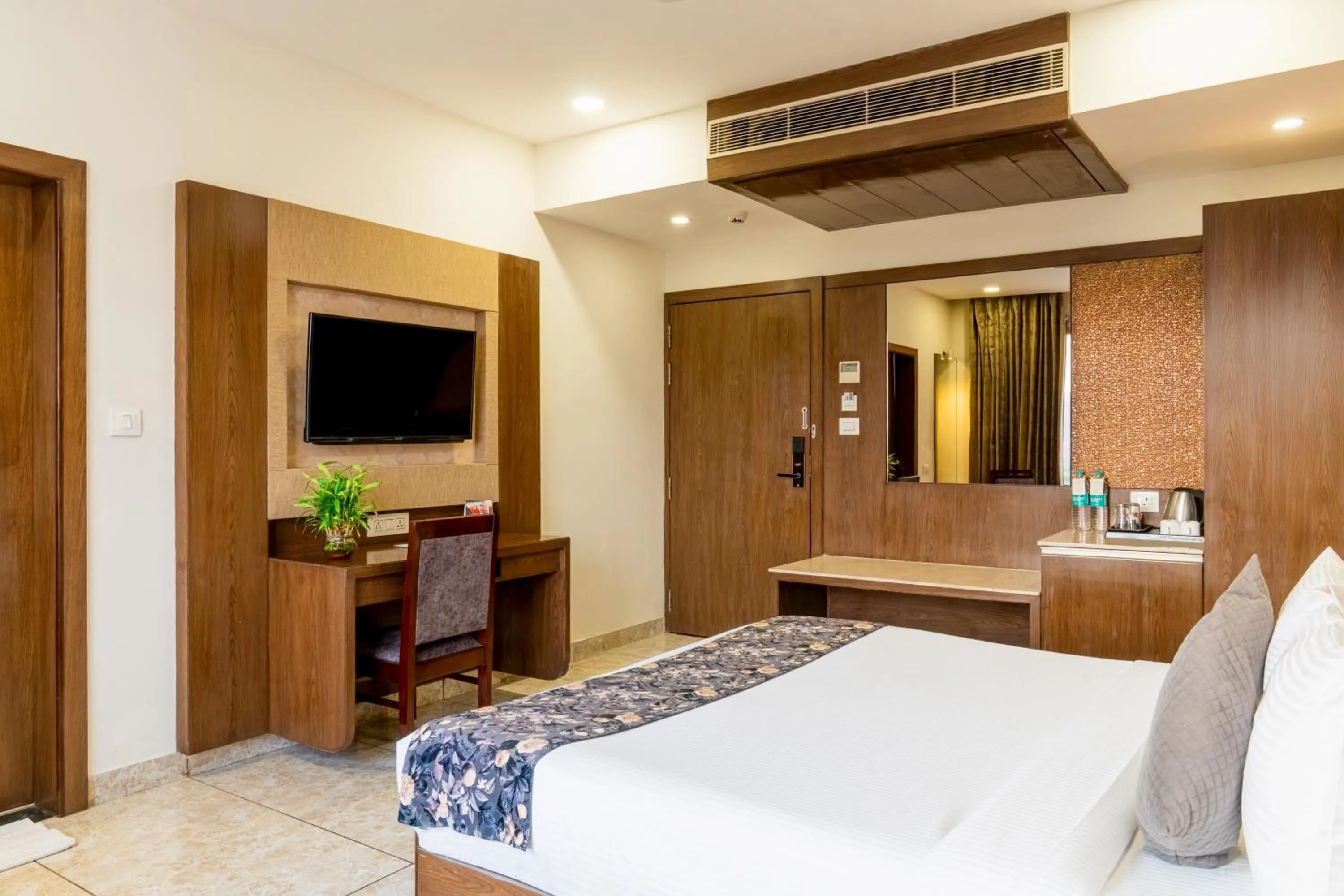 Bed in Hotel Paandora Grand,Udaipur