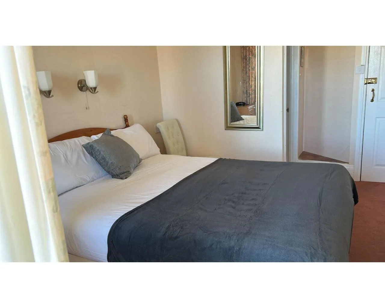 Bedroom, Bed in Bonair Hotel