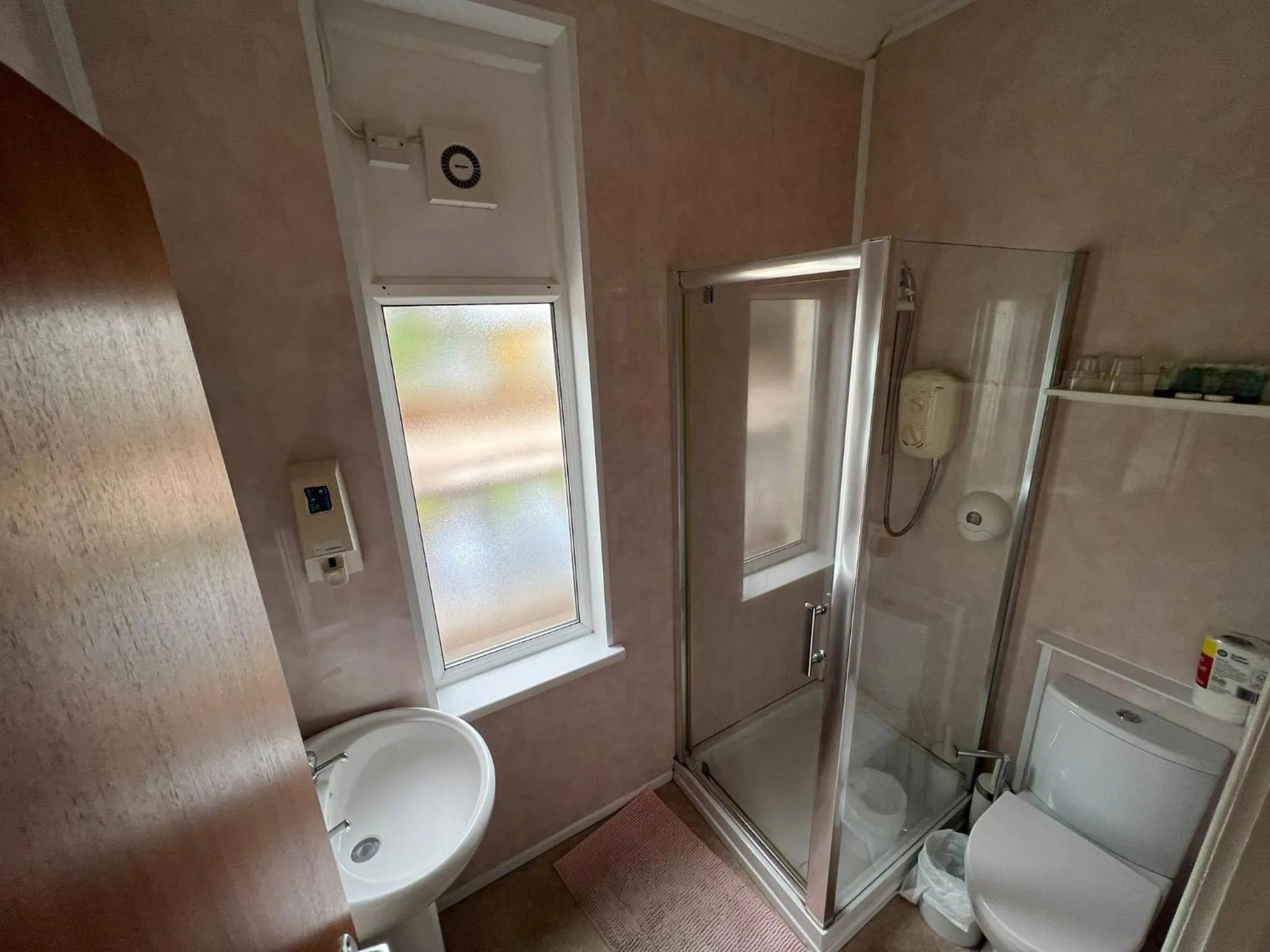 Bathroom in Bonair Hotel