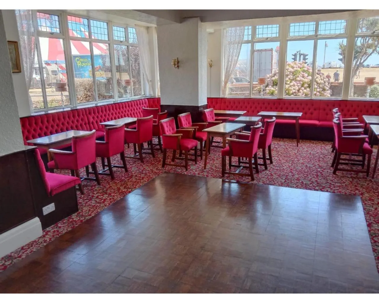 Dining area in Bonair Hotel