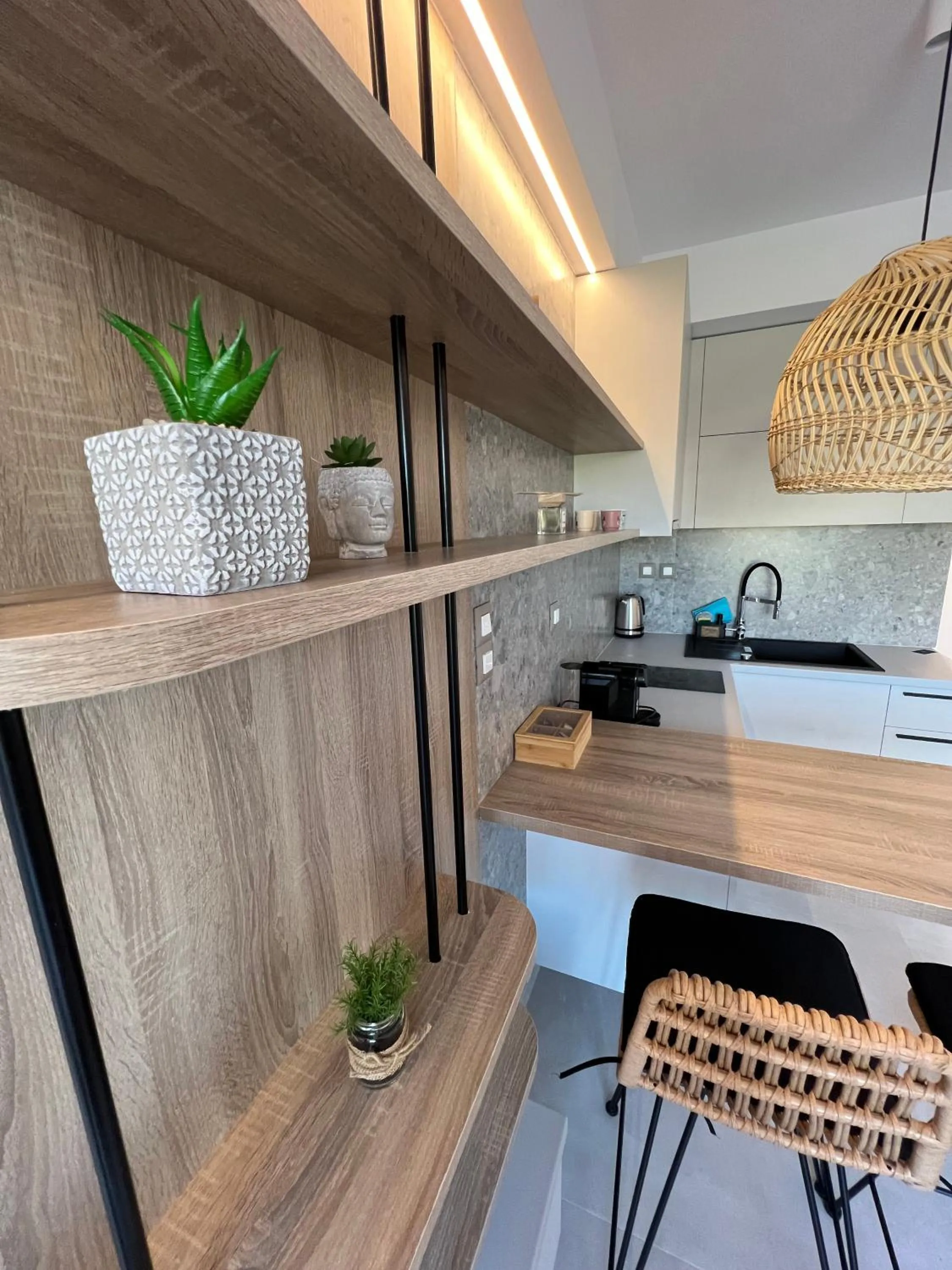 Kitchen or kitchenette in Aelia Apartments