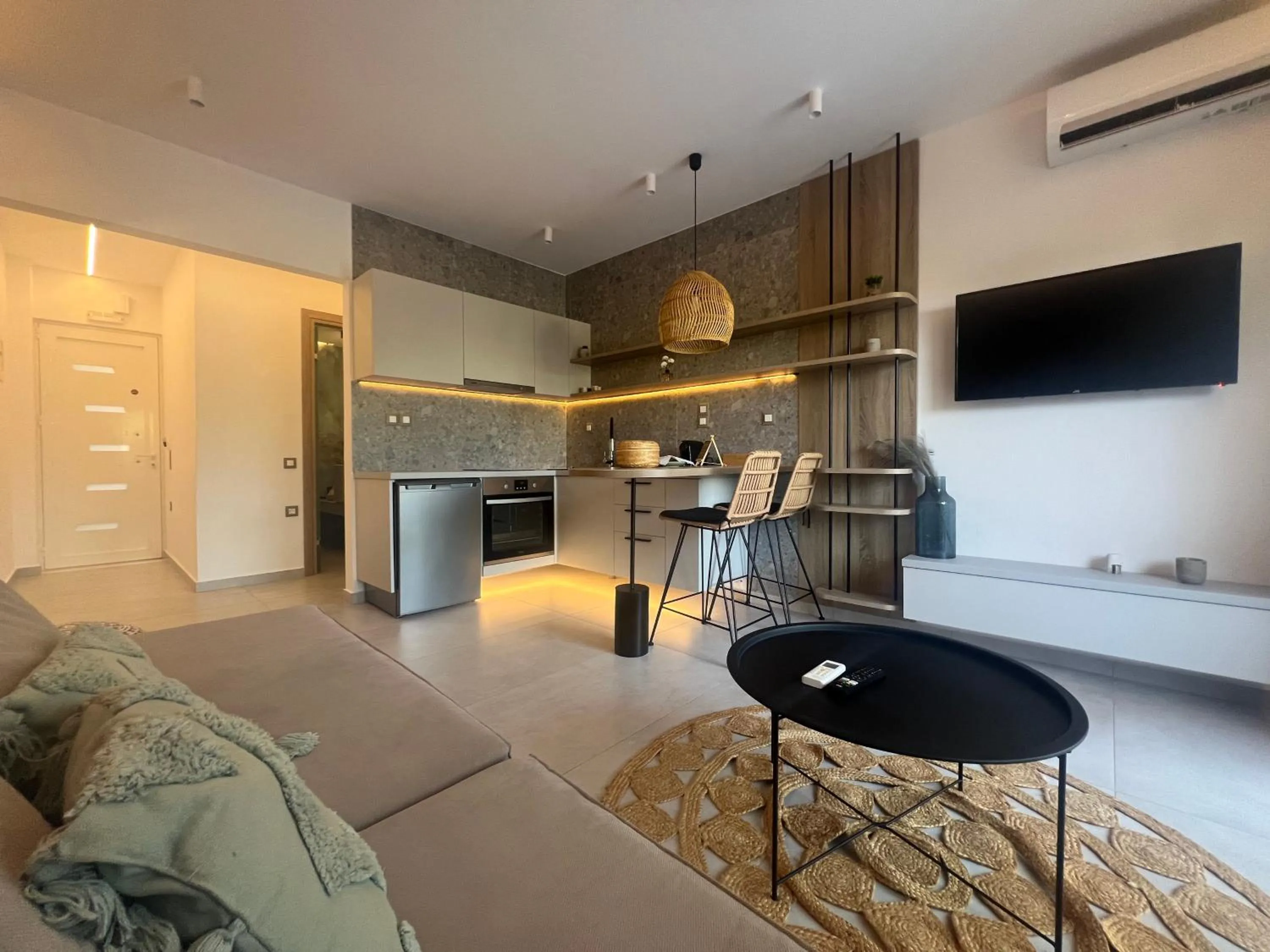 TV and multimedia in Aelia Apartments