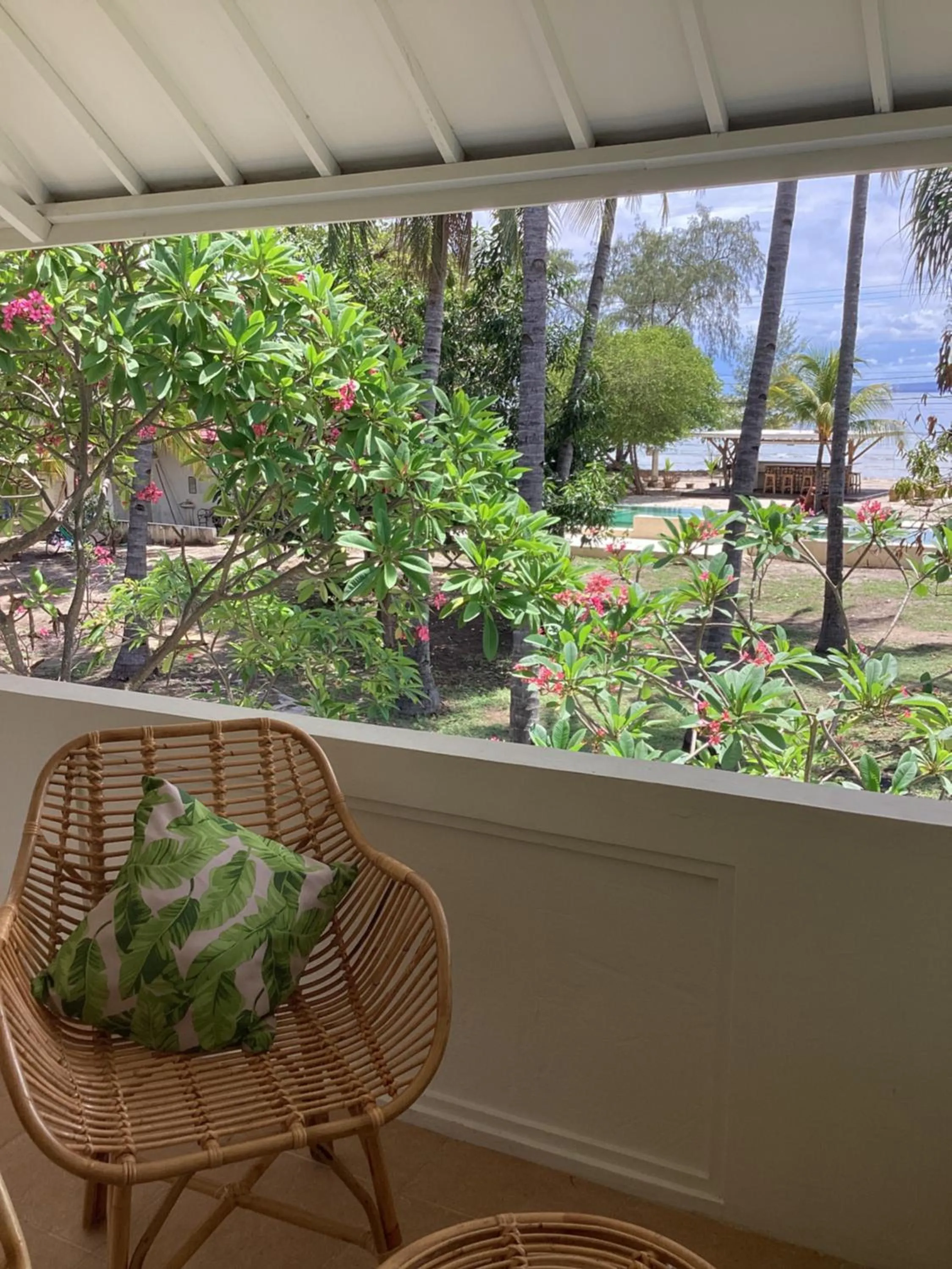 Juliantos by the sea