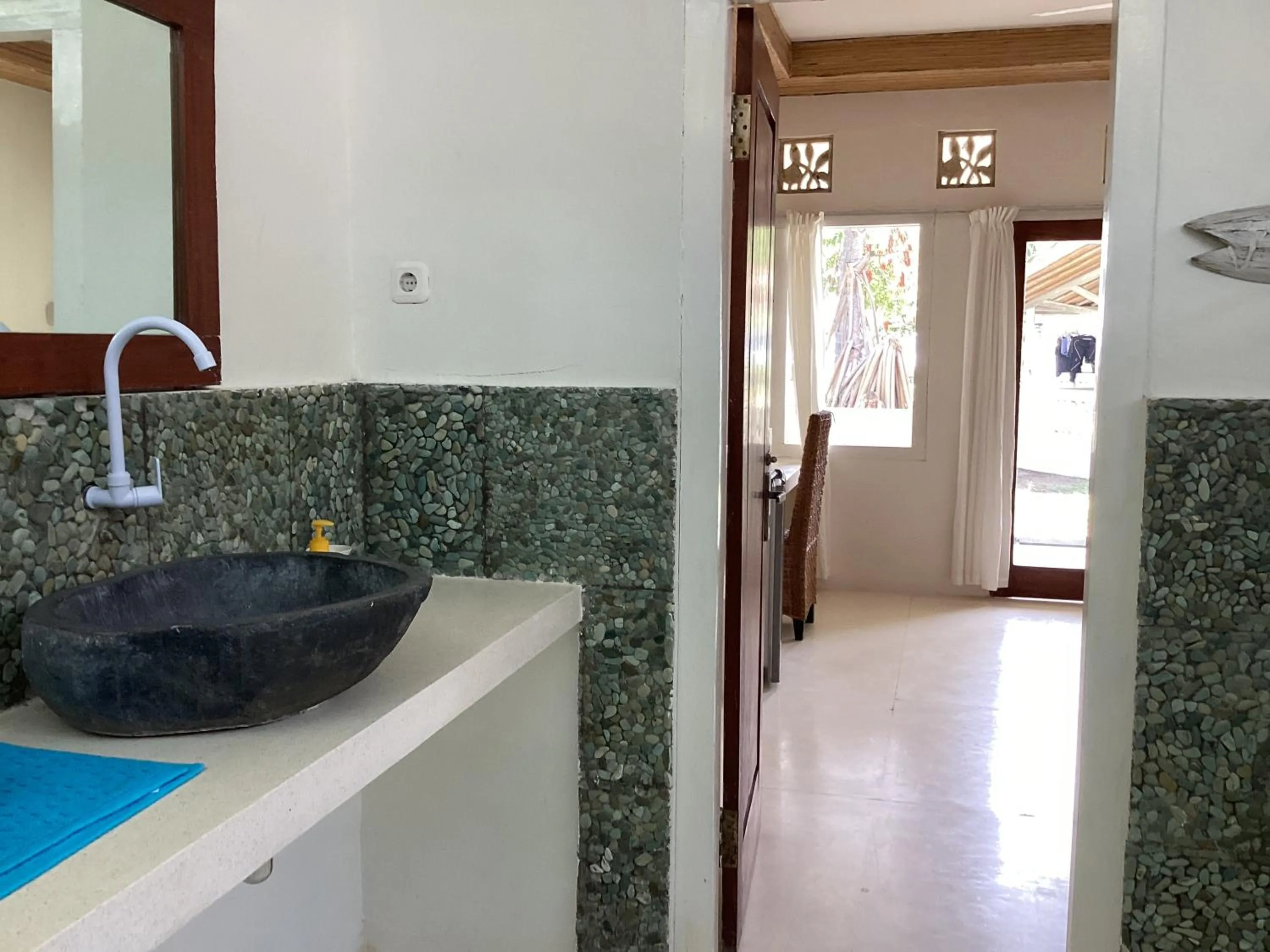 Juliantos by the sea