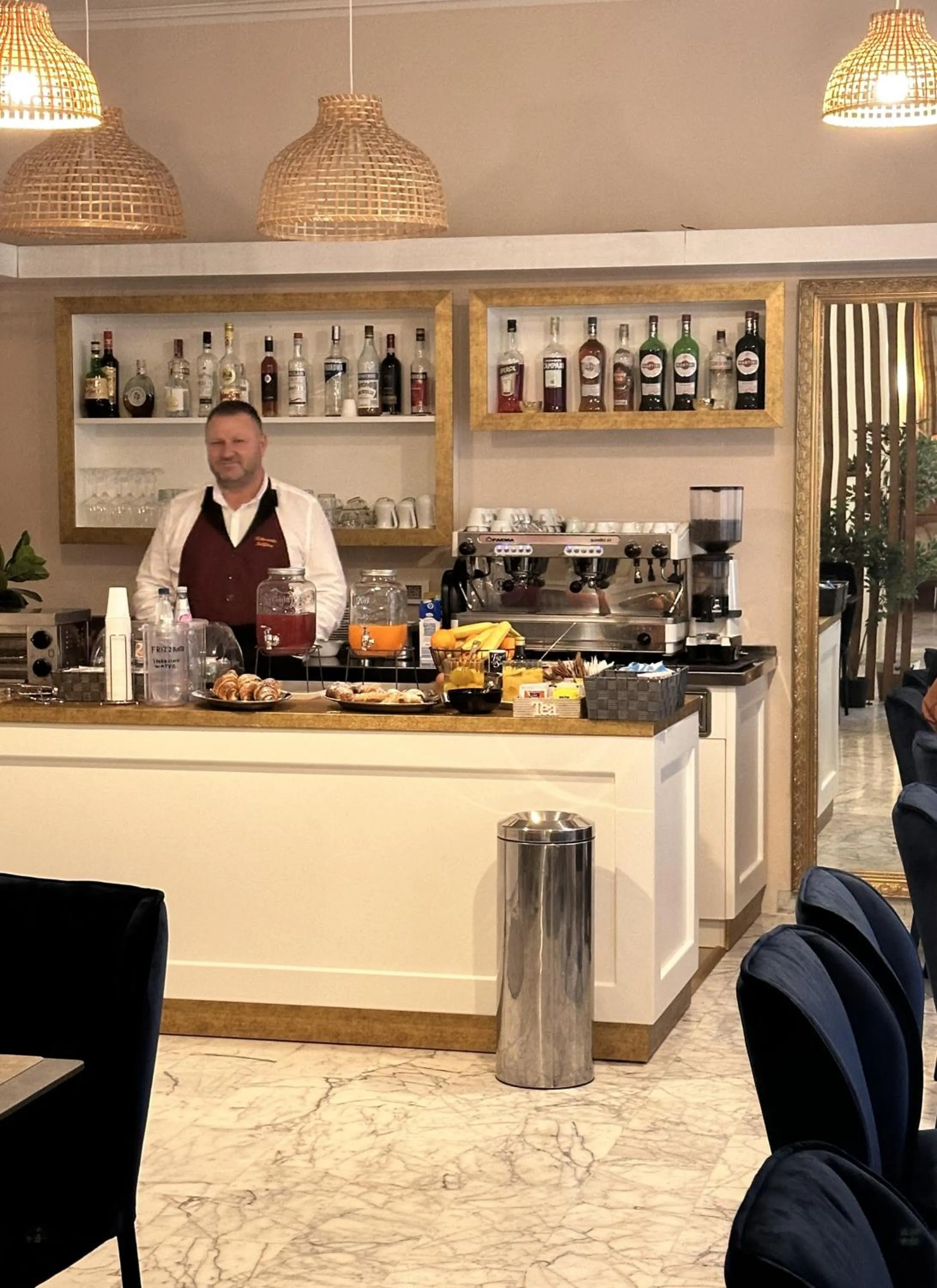 Breakfast in Hotel La Pace