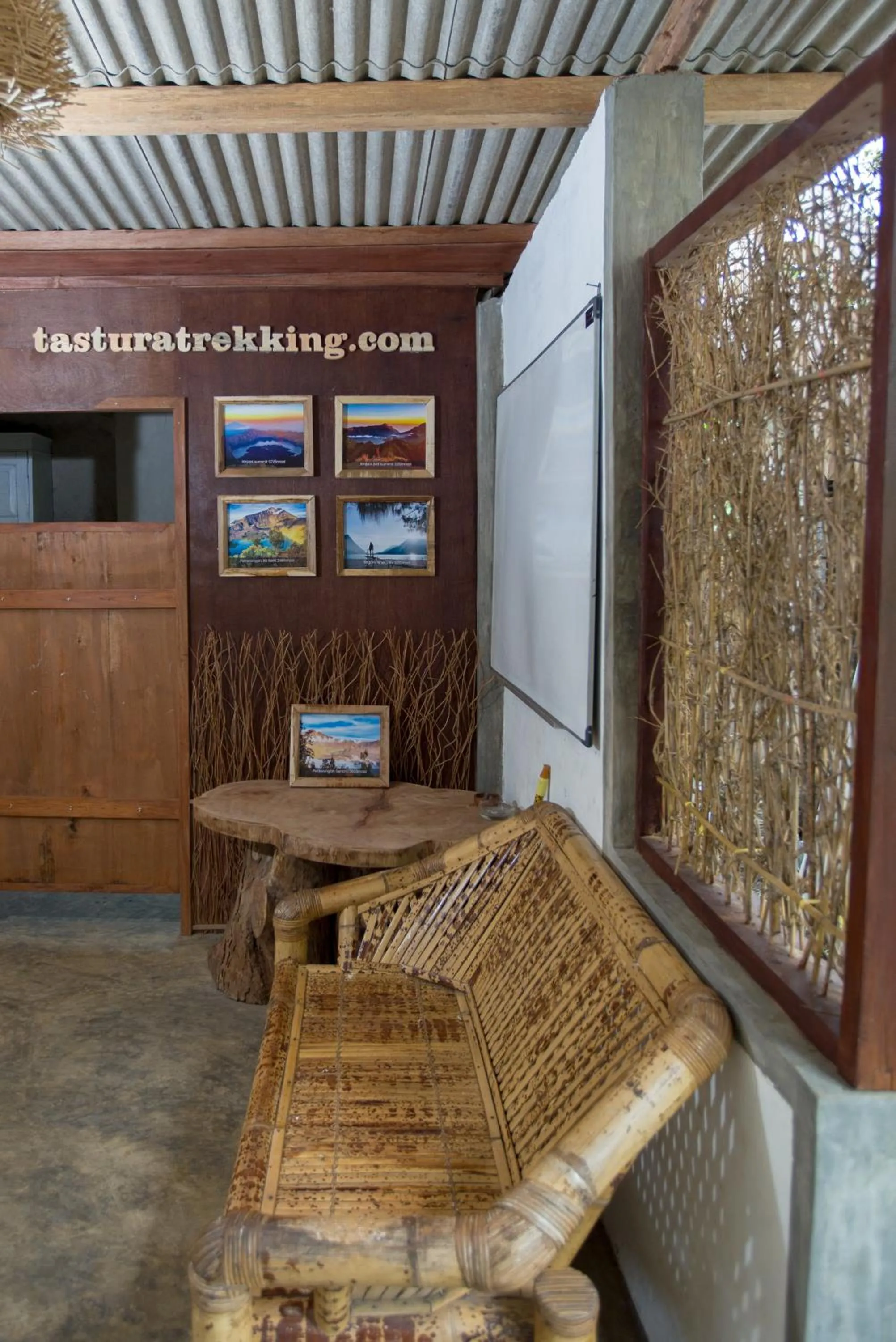 Restaurant/places to eat in Tastura Homestay