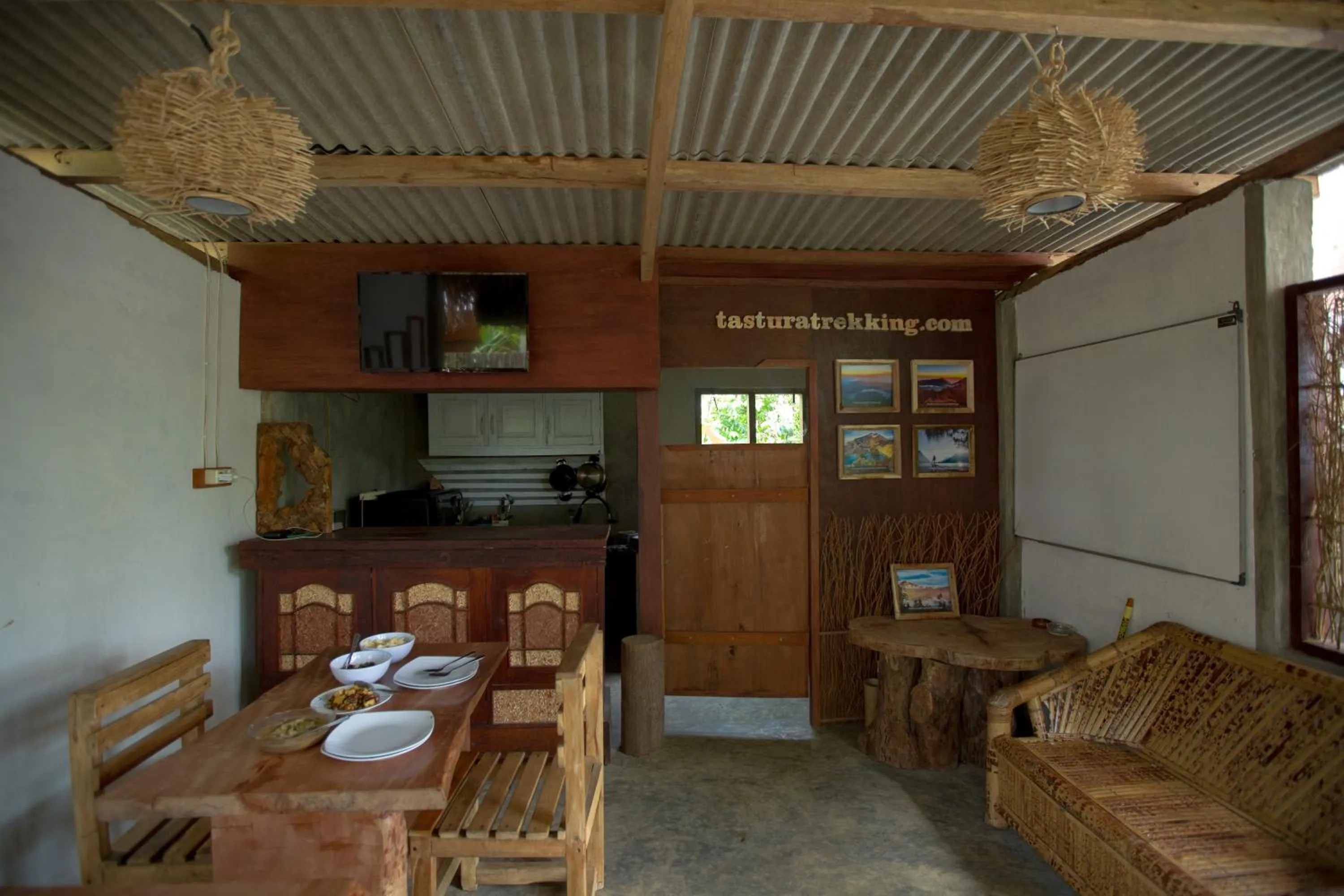 Restaurant/places to eat in Tastura Homestay