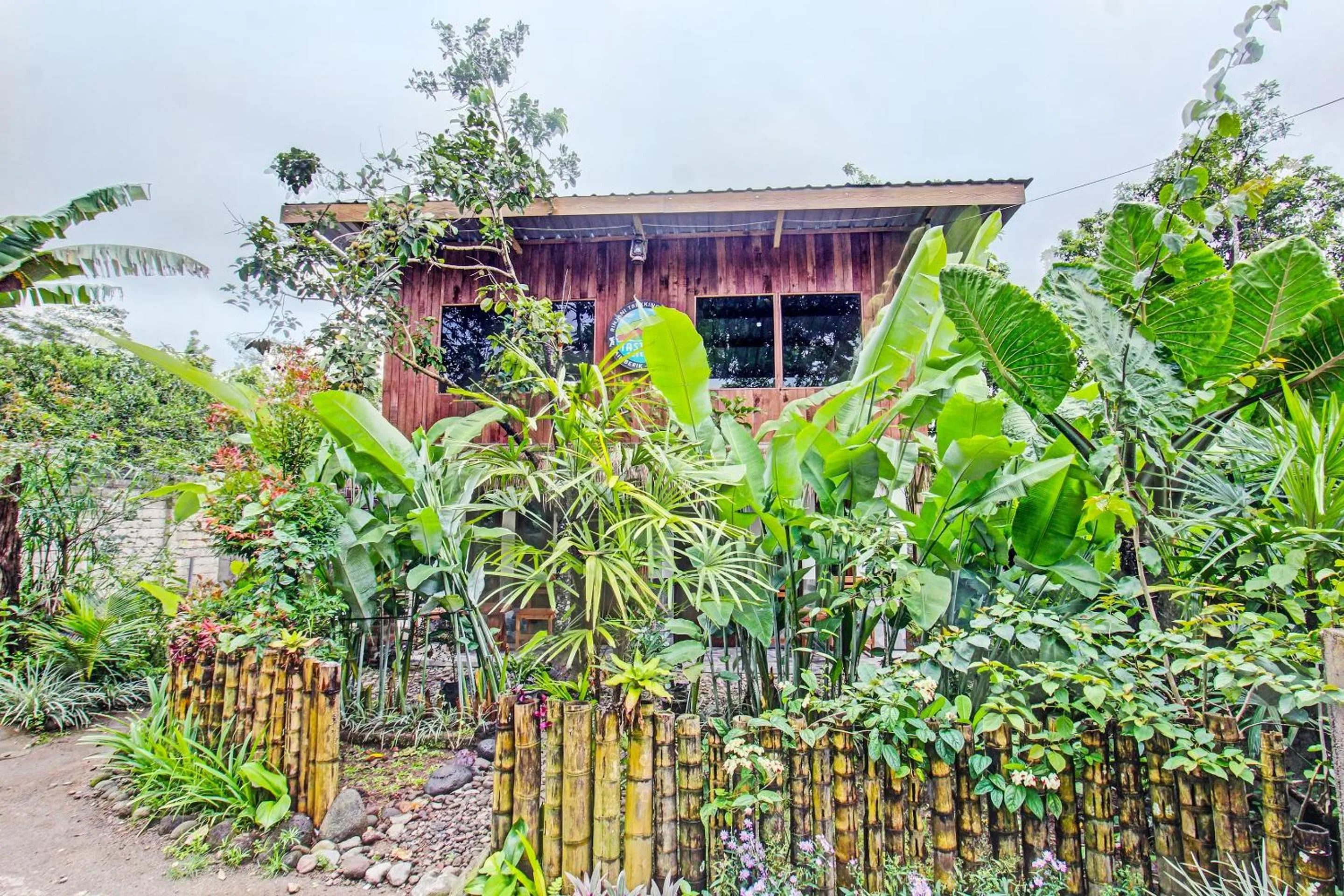 Property building in Tastura Homestay