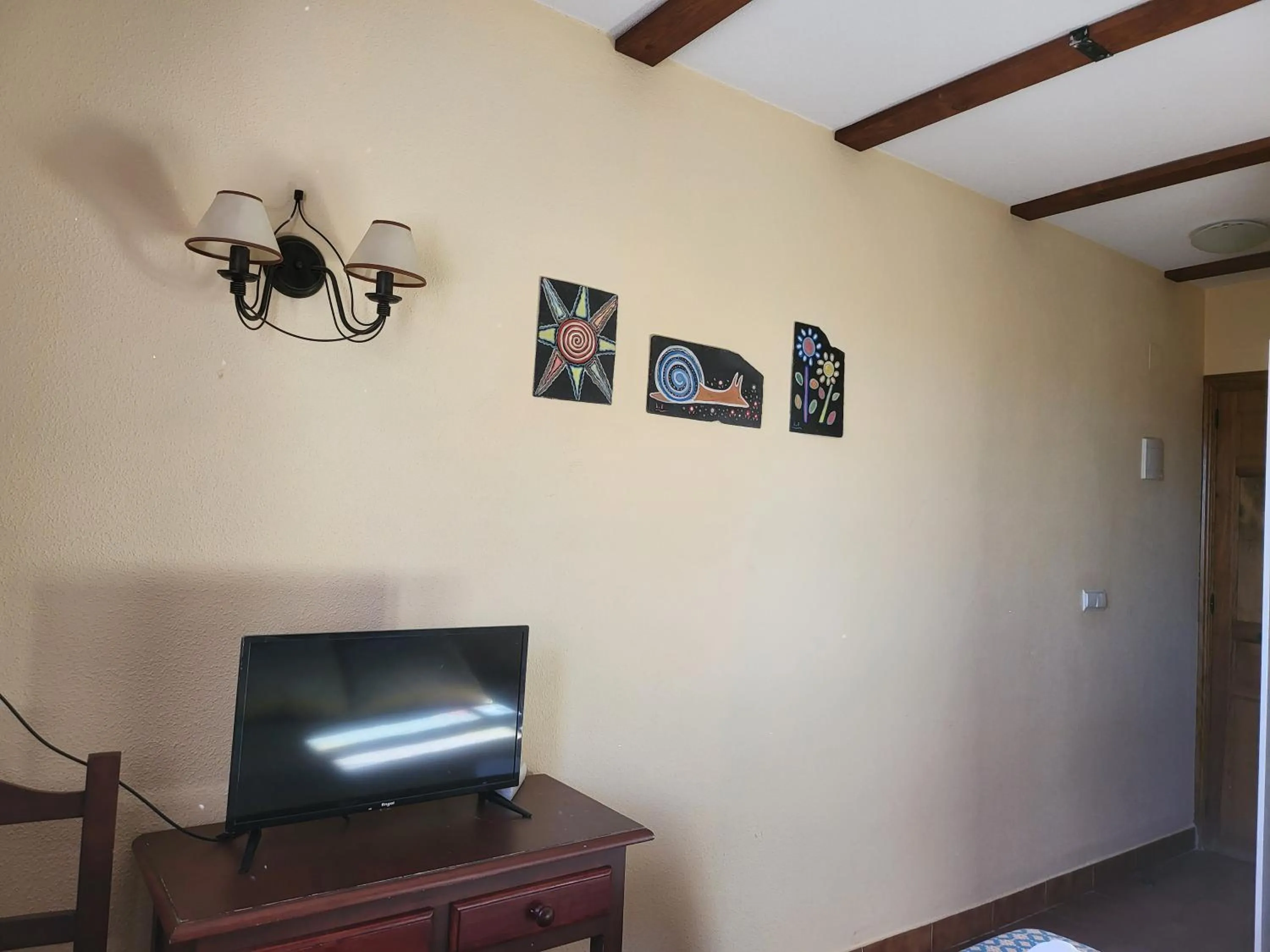 TV and multimedia in Hotel rural LA CASONA DE TAMAYA