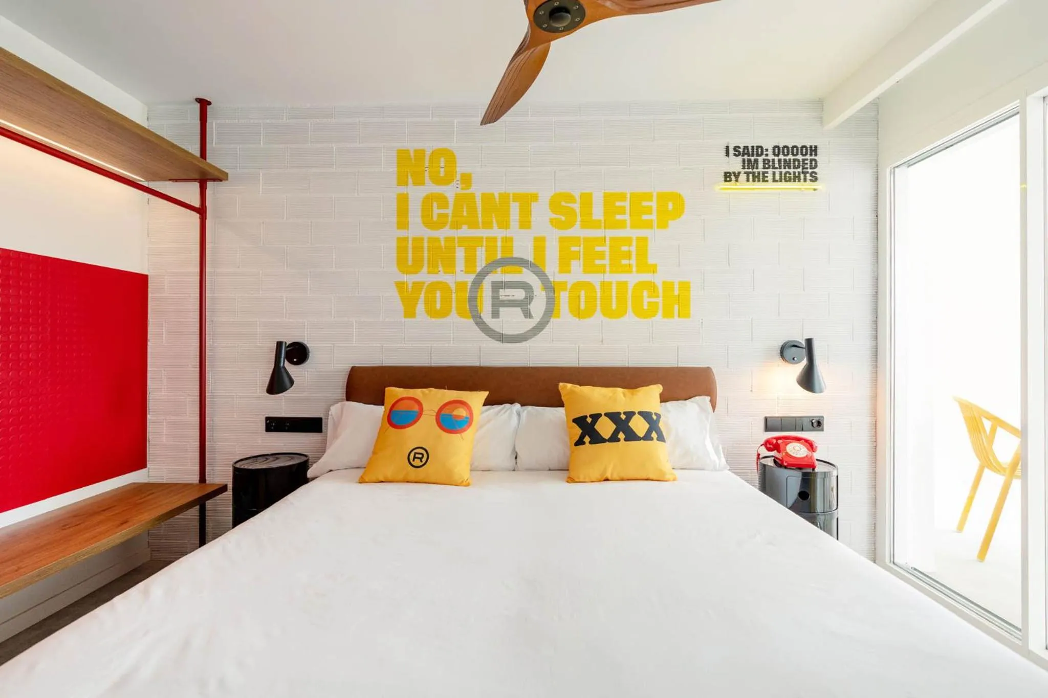 Bed in Ryans Lolas - Adults Only