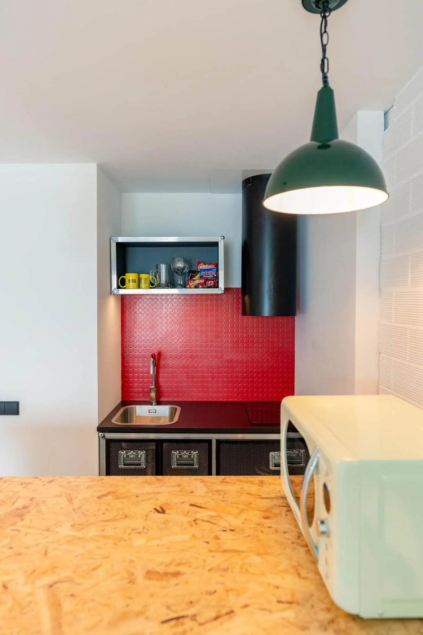 microwave in Ryans Lolas - Adults Only