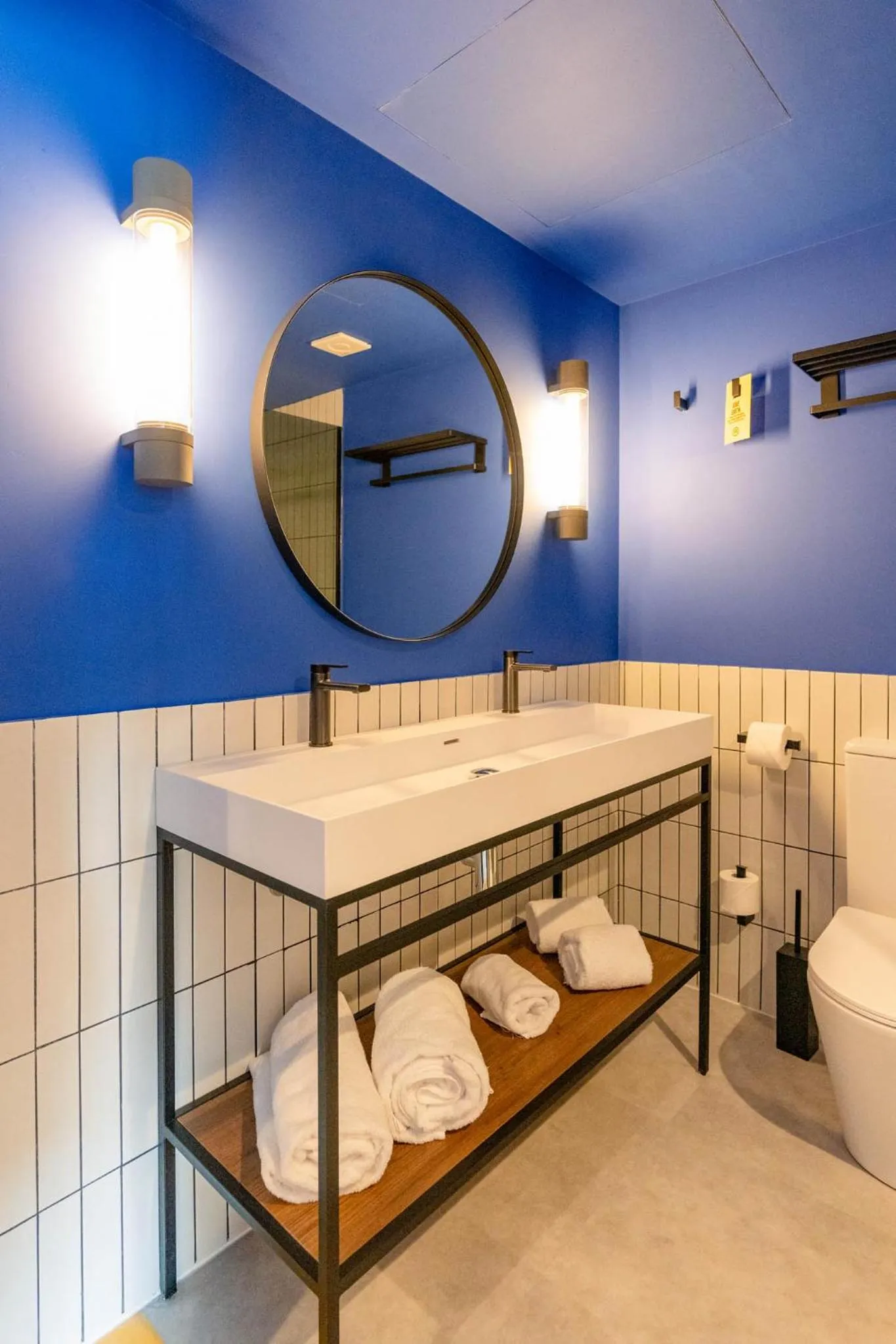 Shower in Ryans Lolas - Adults Only