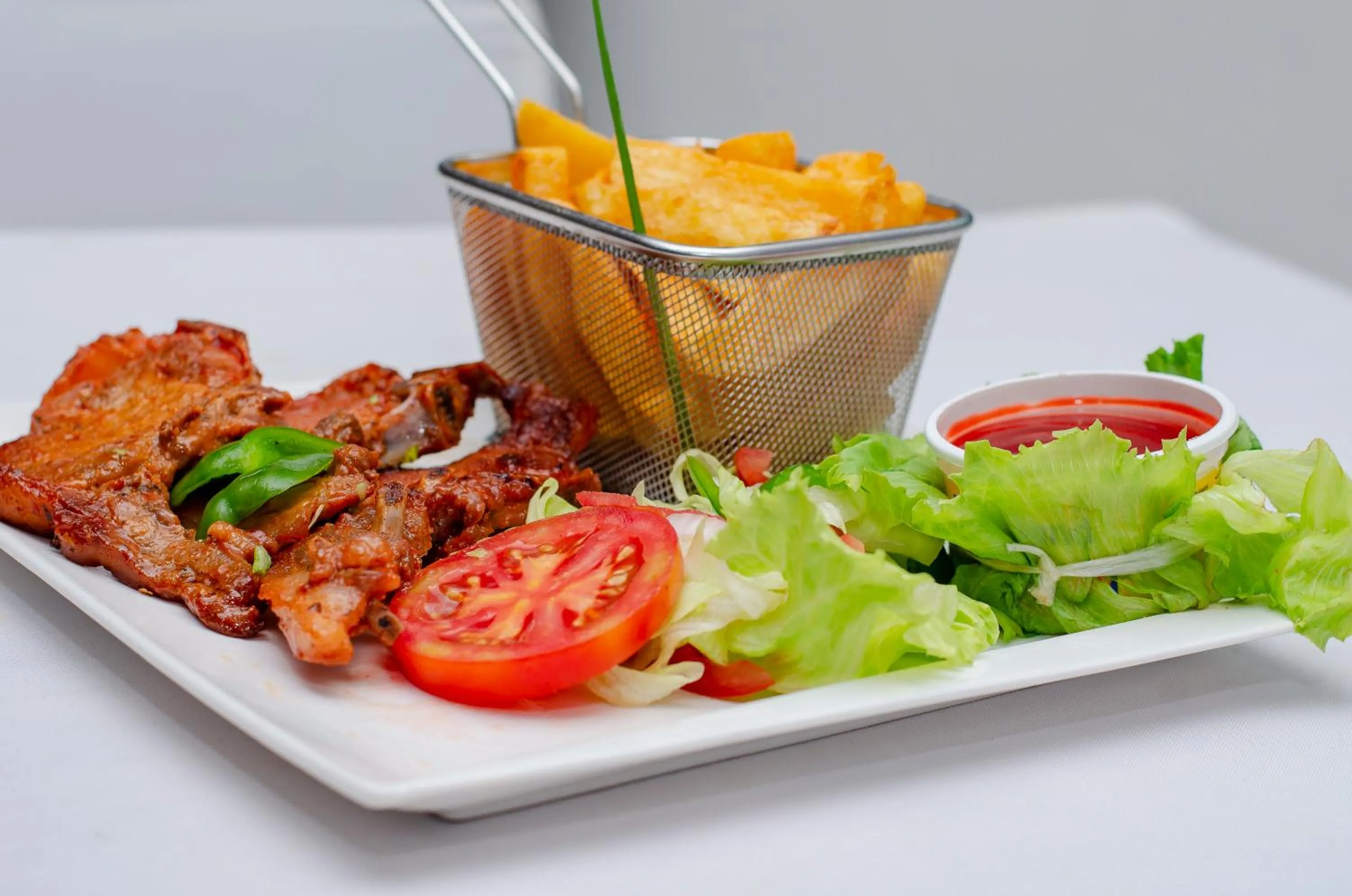 Restaurant/places to eat in ROYAL SHALOM HOTEL