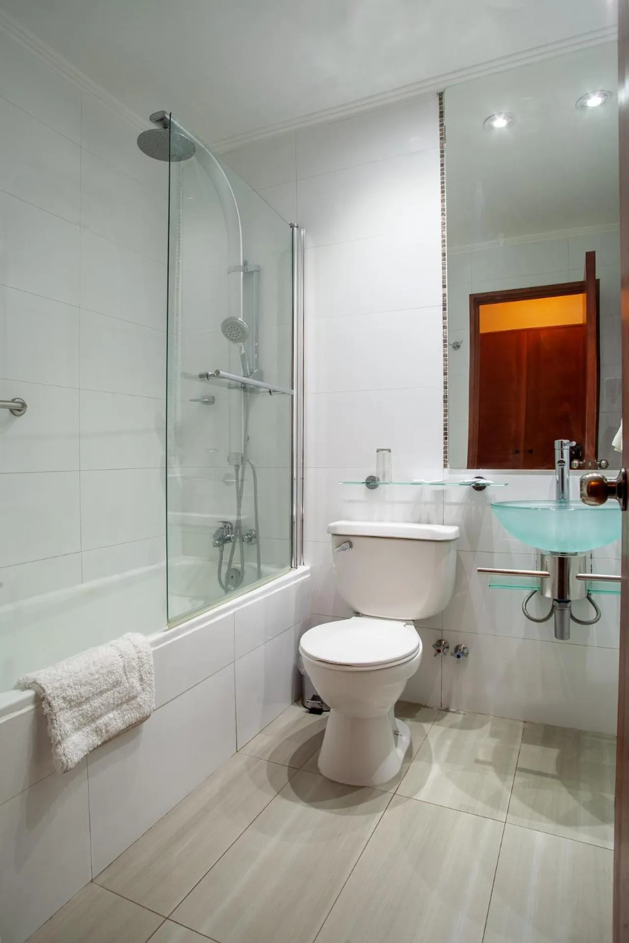 Toilet in HOTEL EL DORADO