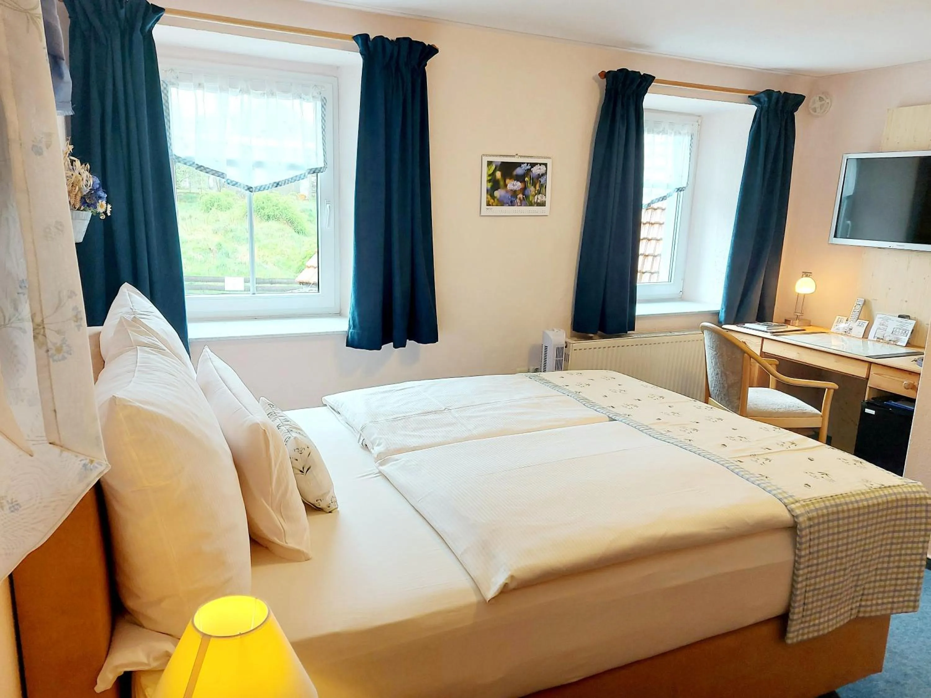 Bed in Logis L Auberge Gutshof