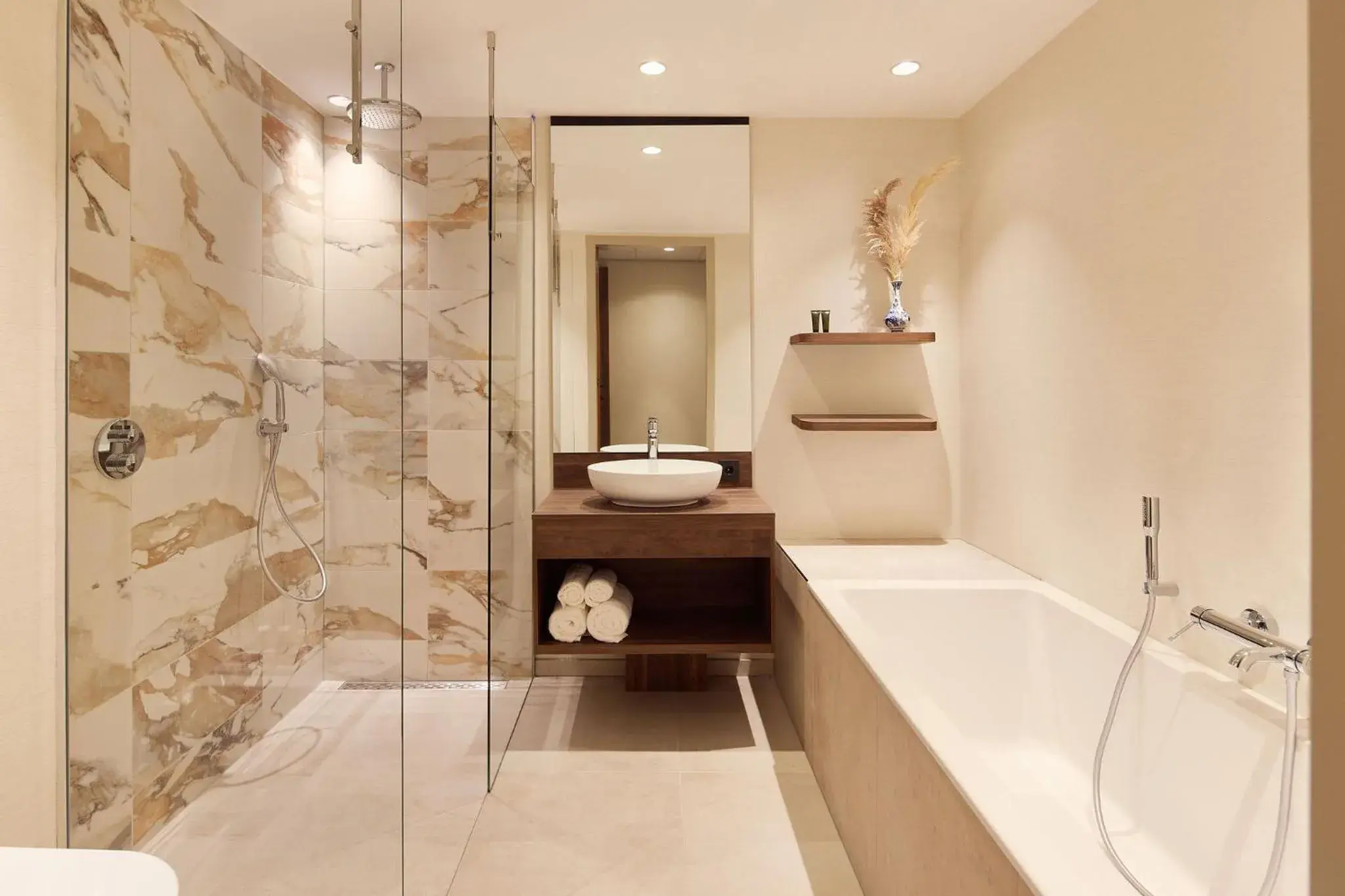 Corner Deluxe Room in Van der Valk Hotel Delft A4 Corner Deluxe Room in Van der Valk Hotel Delft A4