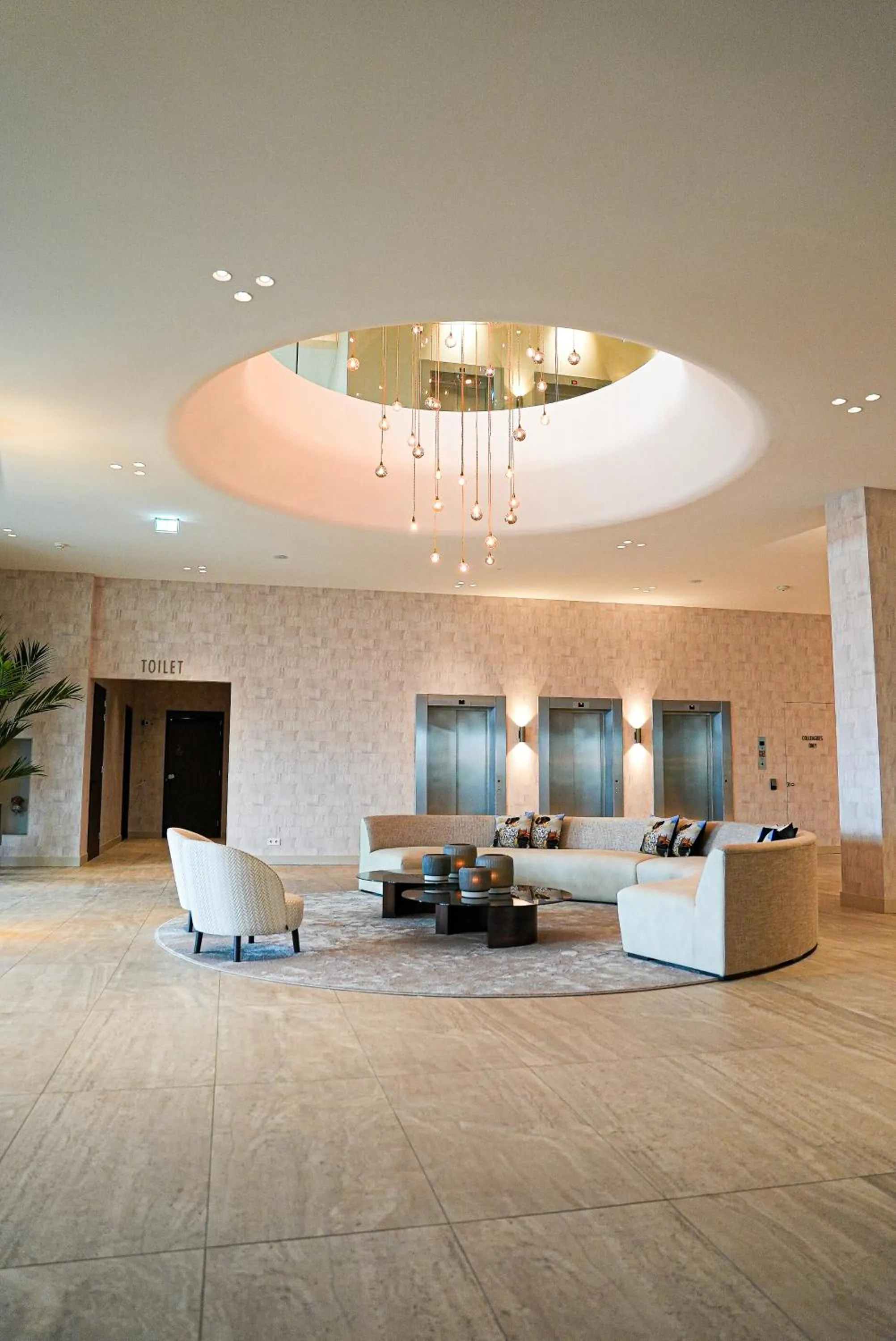 Lobby or reception in Van der Valk Hotel Delft A4