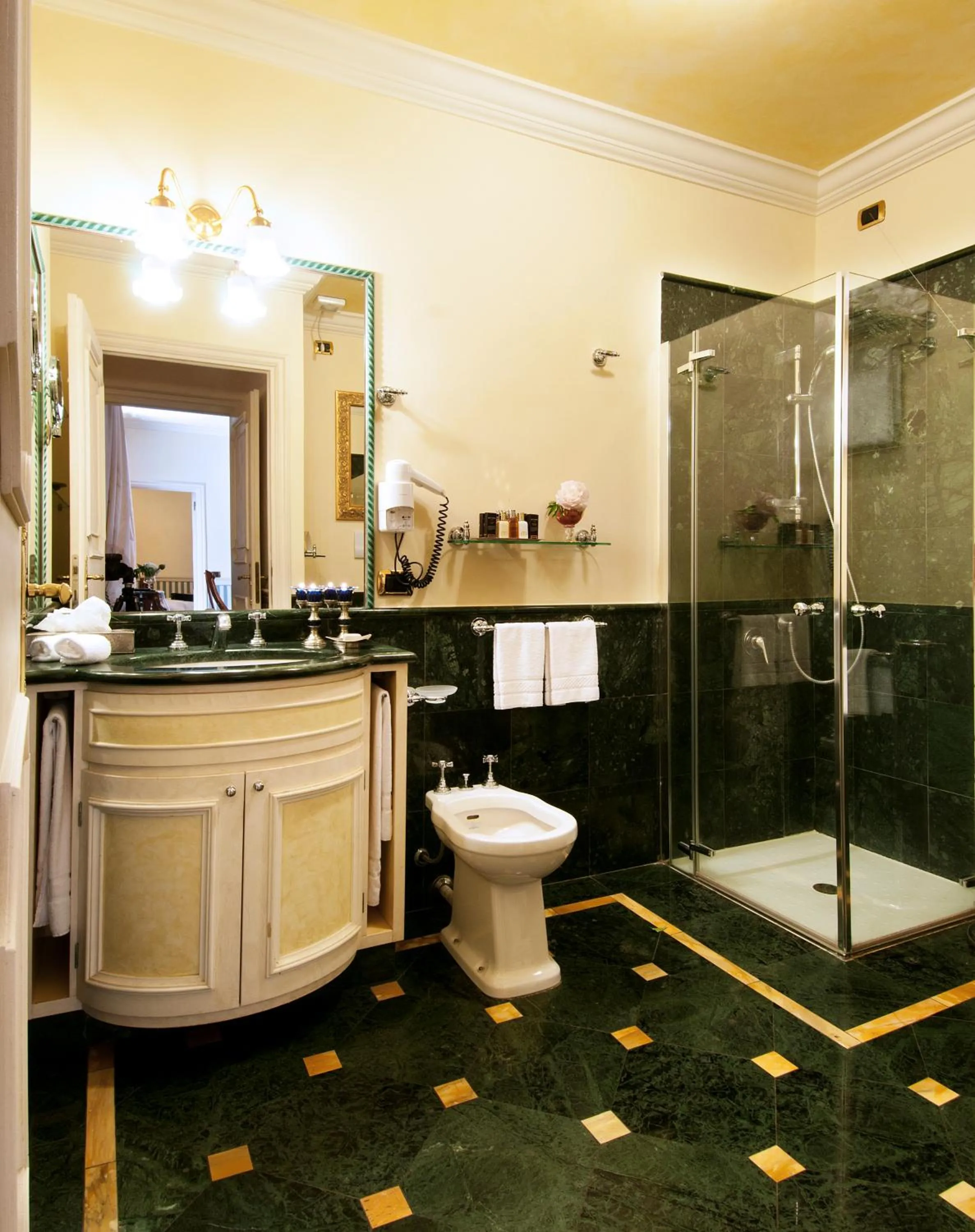Bathroom in Petit Palais Hotel De Charme