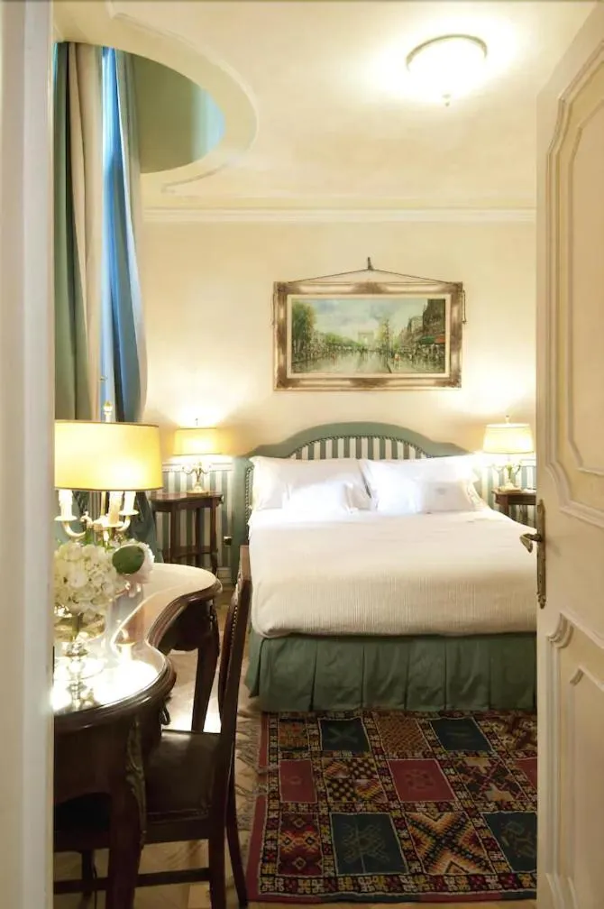 Bedroom, Bed in Petit Palais Hotel De Charme