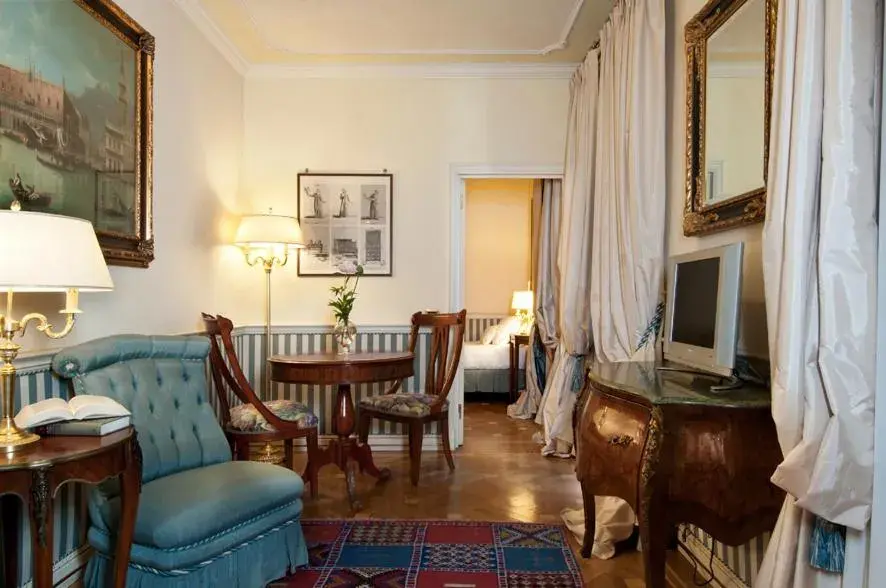 Photo of the whole room in Petit Palais Hotel De Charme Photo of the whole room in Petit Palais Hotel De Charme