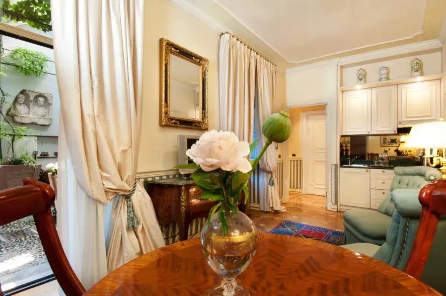 Photo of the whole room in Petit Palais Hotel De Charme Photo of the whole room in Petit Palais Hotel De Charme