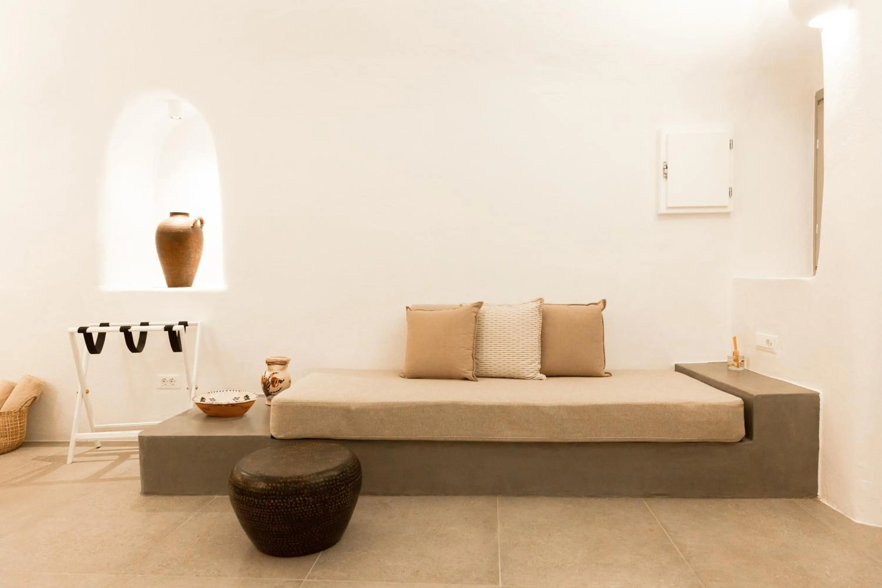 Living room in Cydonia Caves