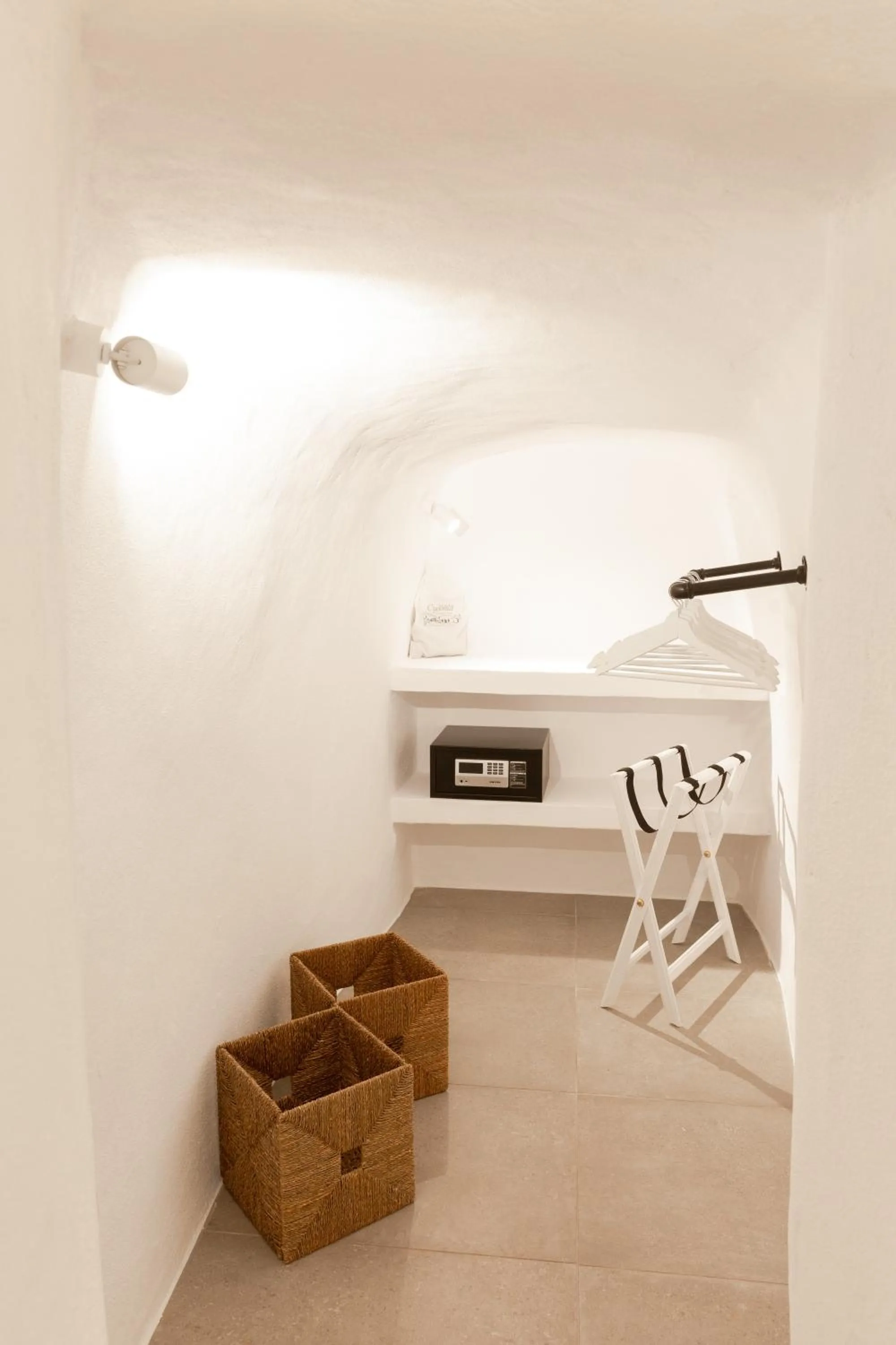 safe in Cydonia Caves