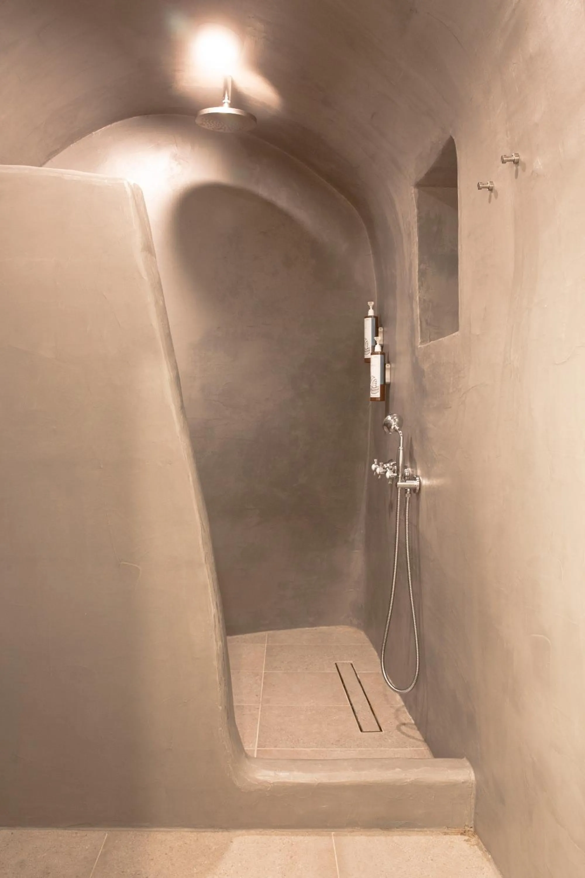 Shower in Cydonia Caves