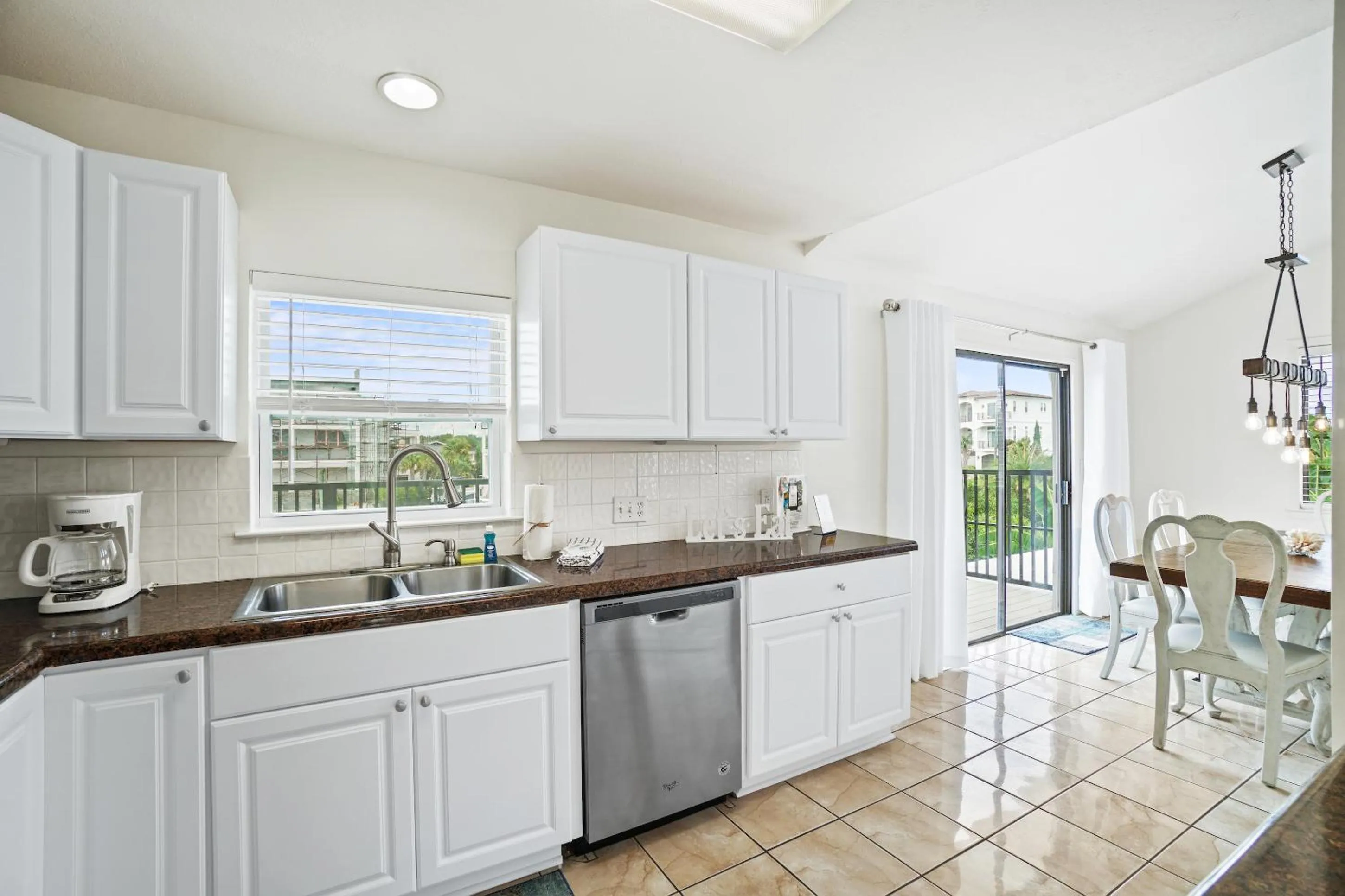 Coffee/tea facilities in Destin Beach House - Happy Harbor House by Panhandle Getaways