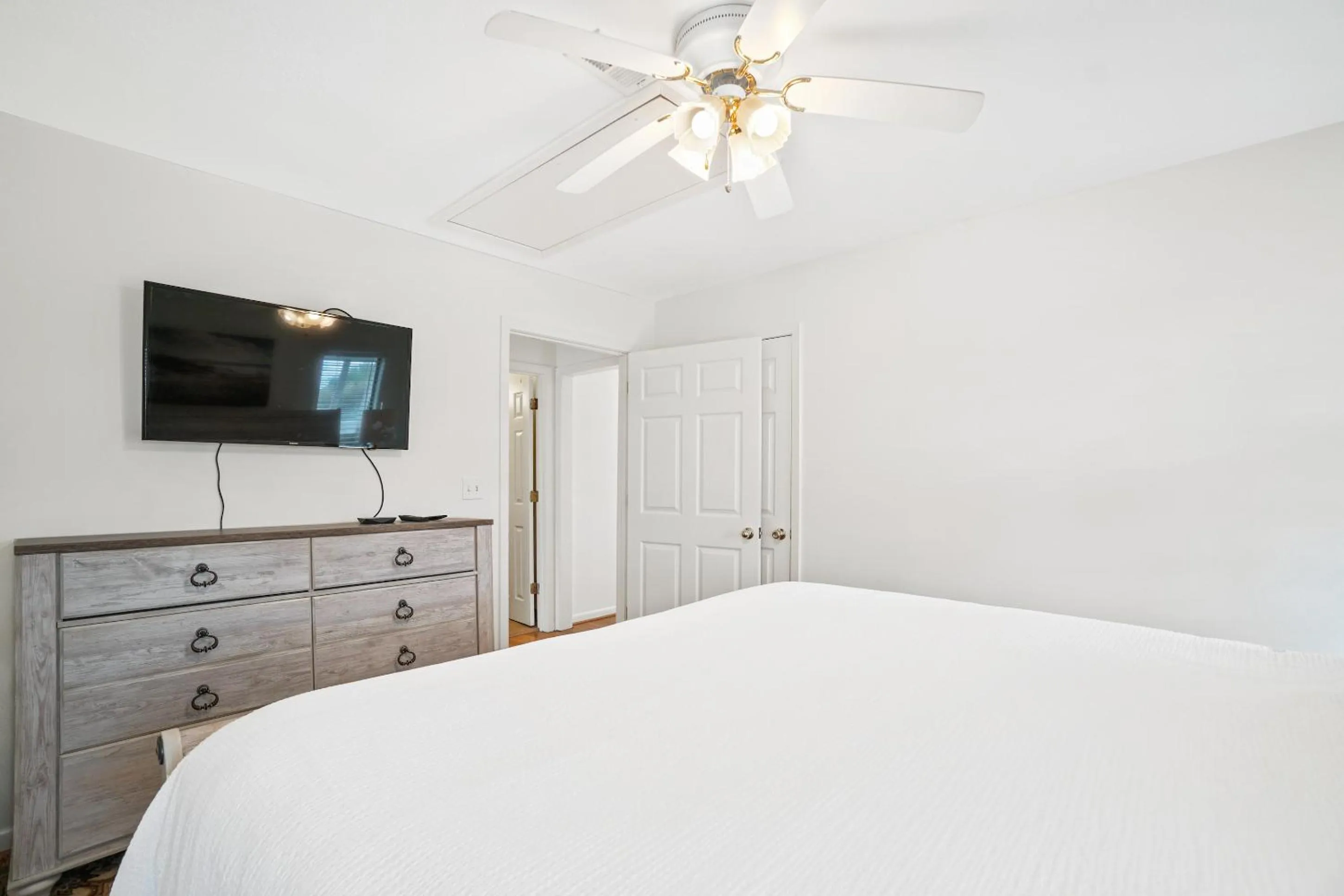 Bed in Destin Beach House - Happy Harbor House by Panhandle Getaways