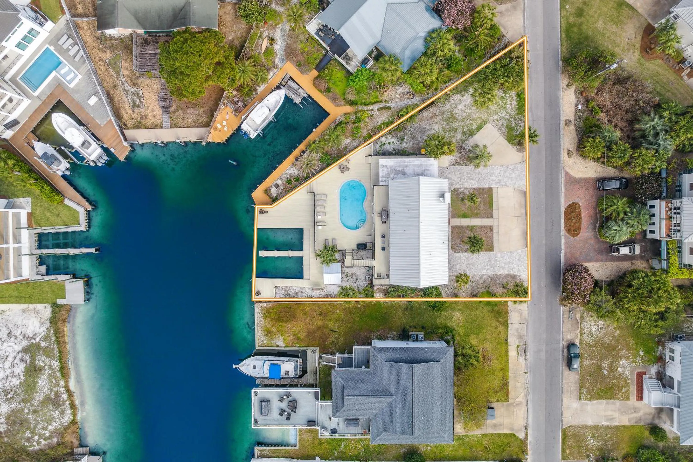 Neighbourhood in Destin Beach House - Happy Harbor House by Panhandle Getaways