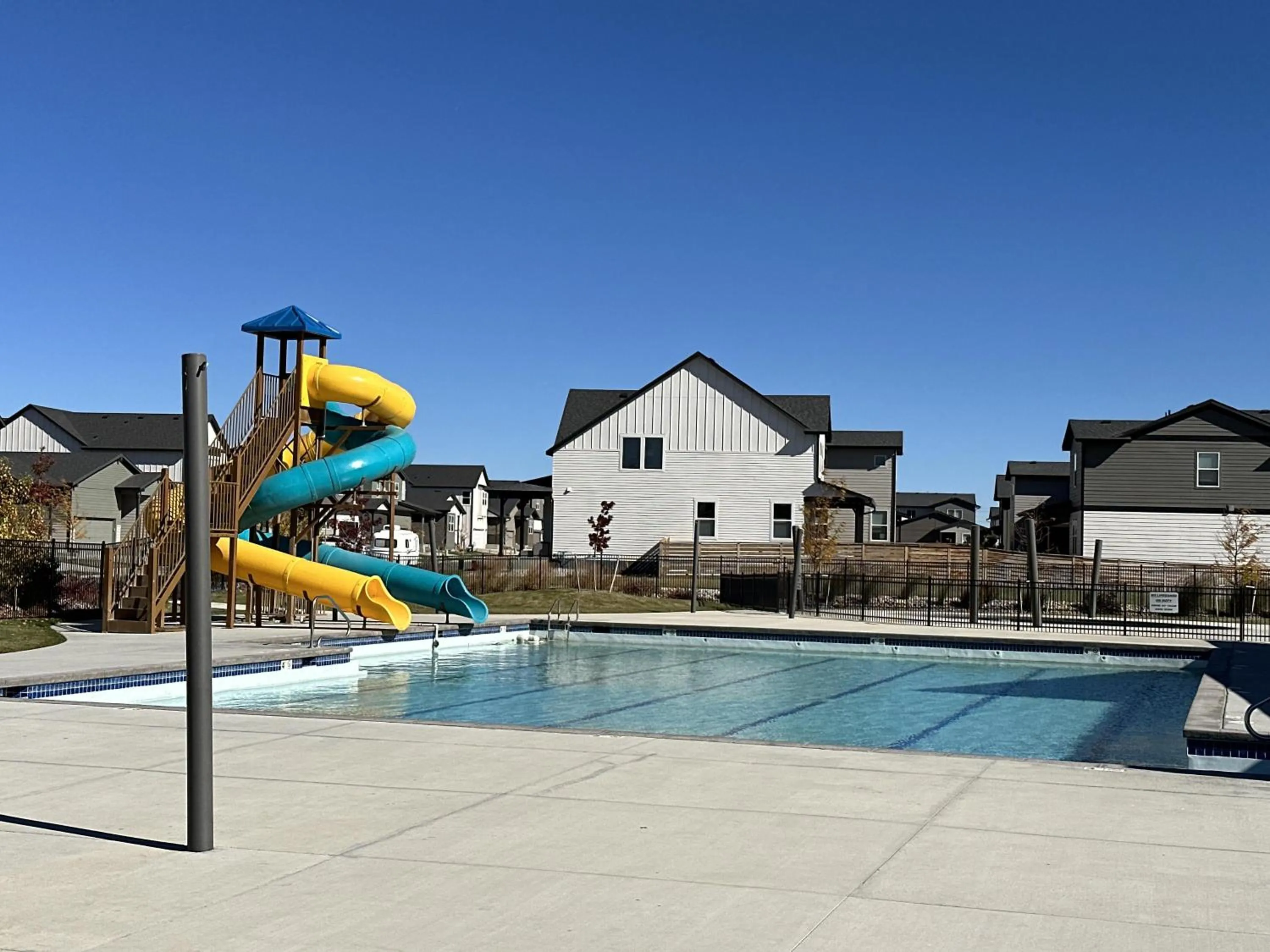 Modern Farmhouse Townhome - Great Central Location