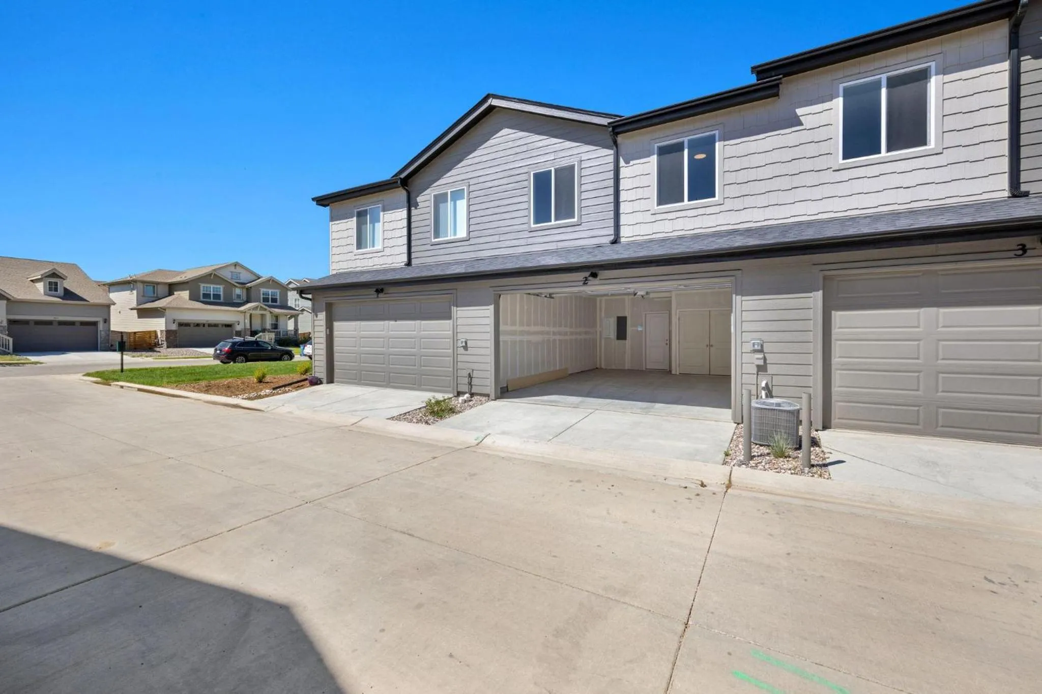 Modern Farmhouse Townhome - Great Central Location