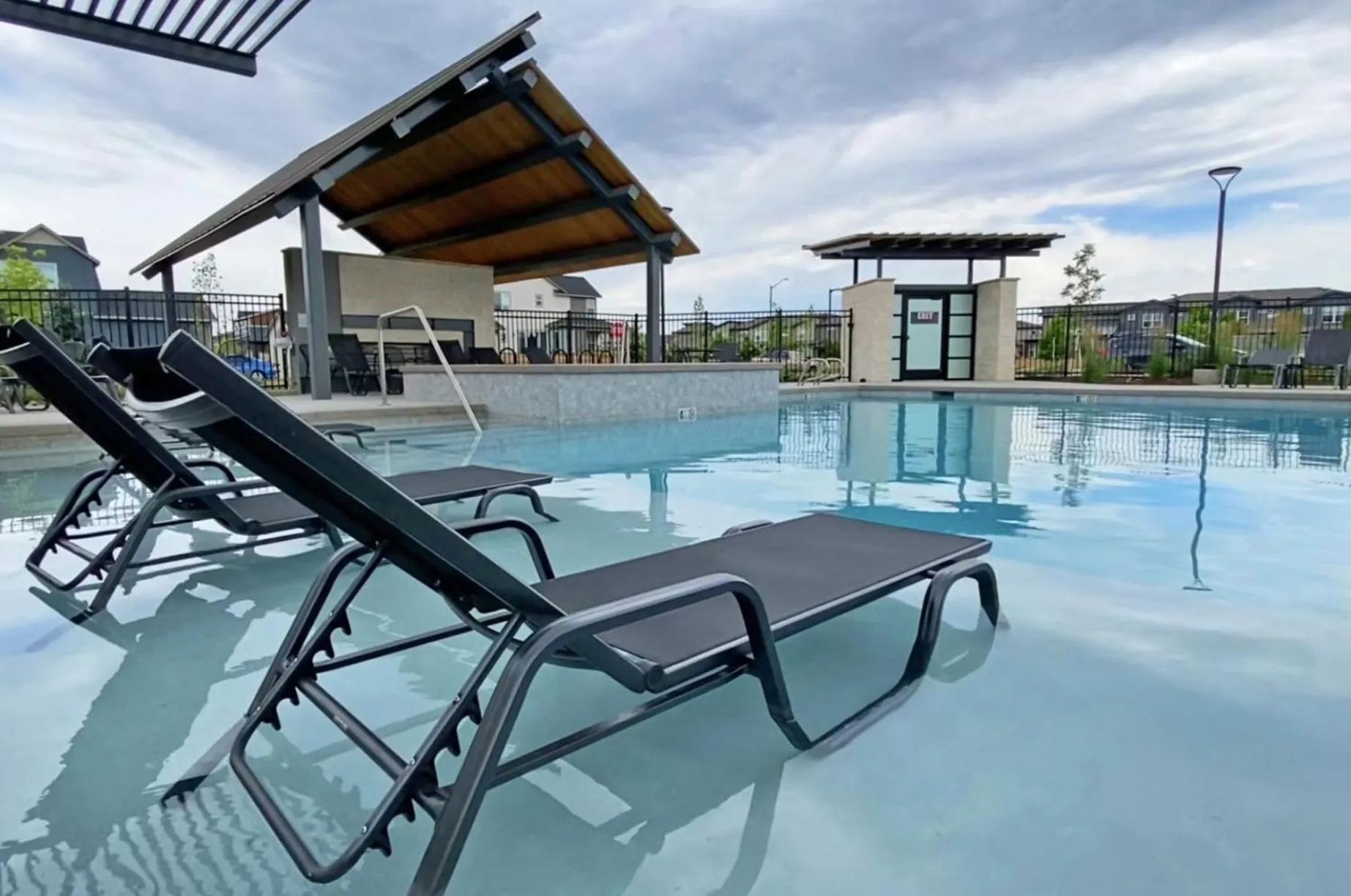 Modern Farmhouse Townhome - Great Central Location