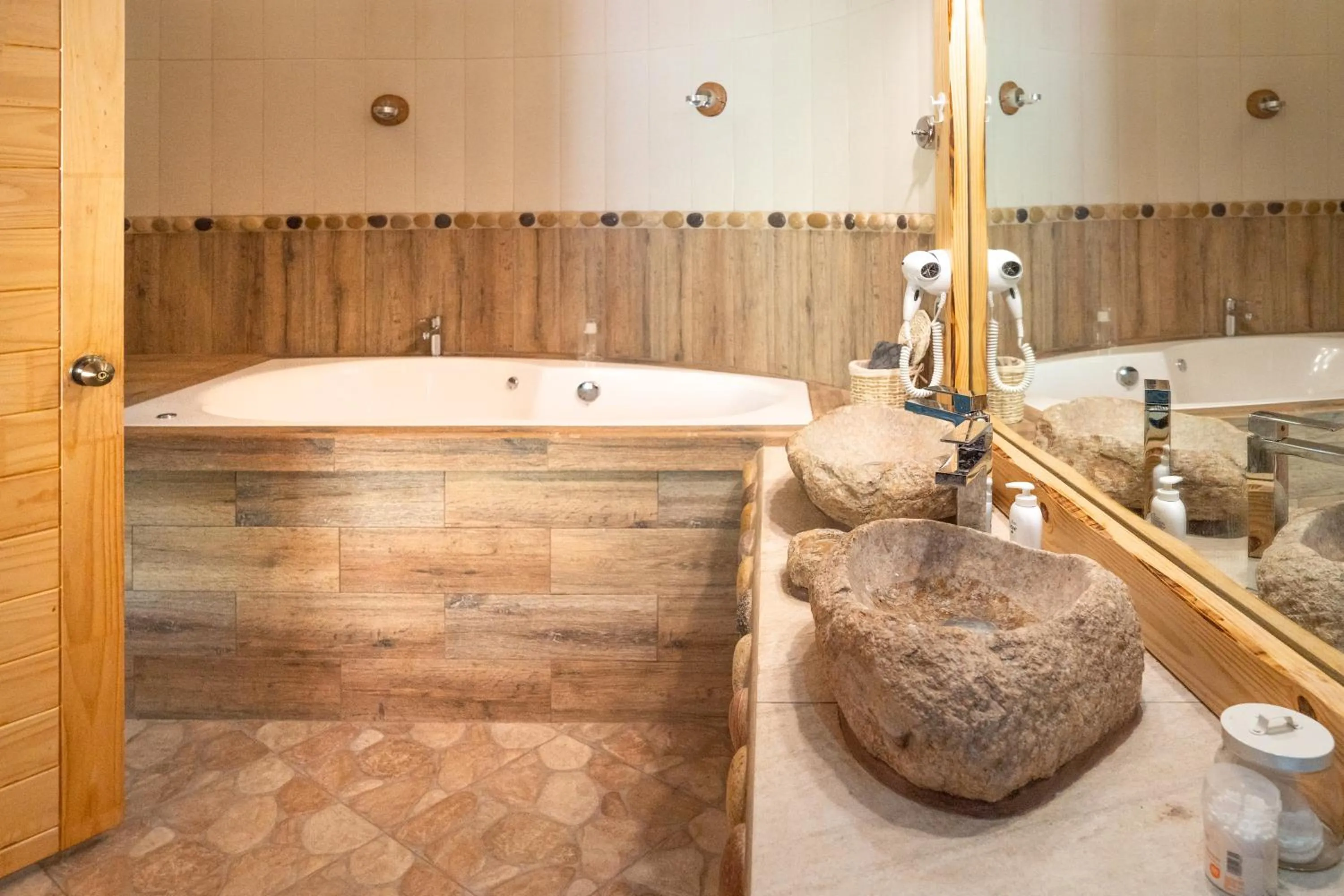 Hot Tub in CASA RAIZ Handmade House Luxury Stay