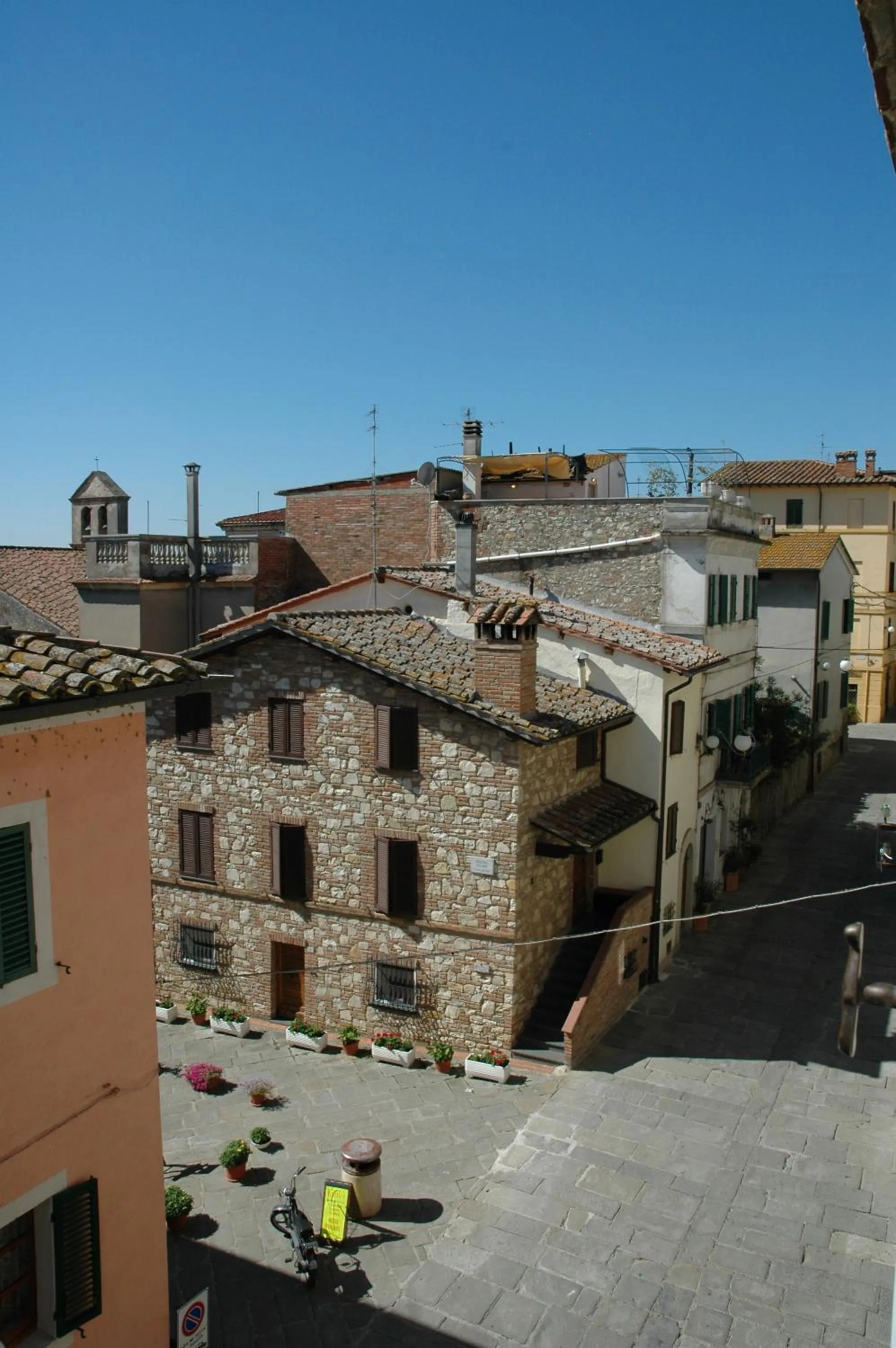 Spring in Hotel Aganoor