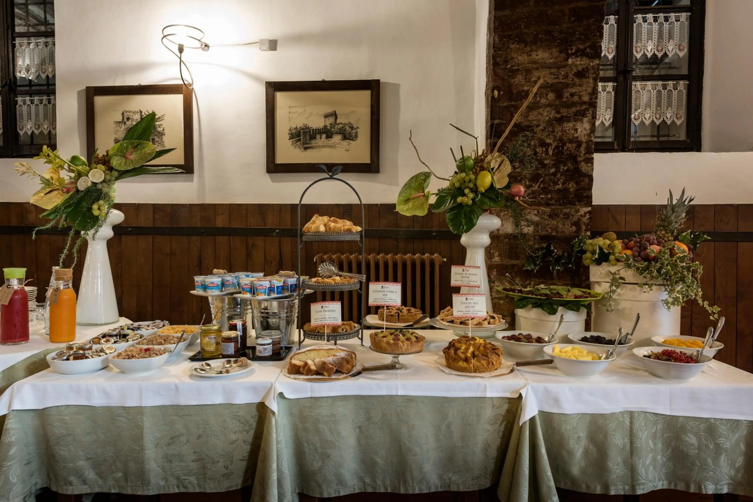 Breakfast in Hotel Aganoor