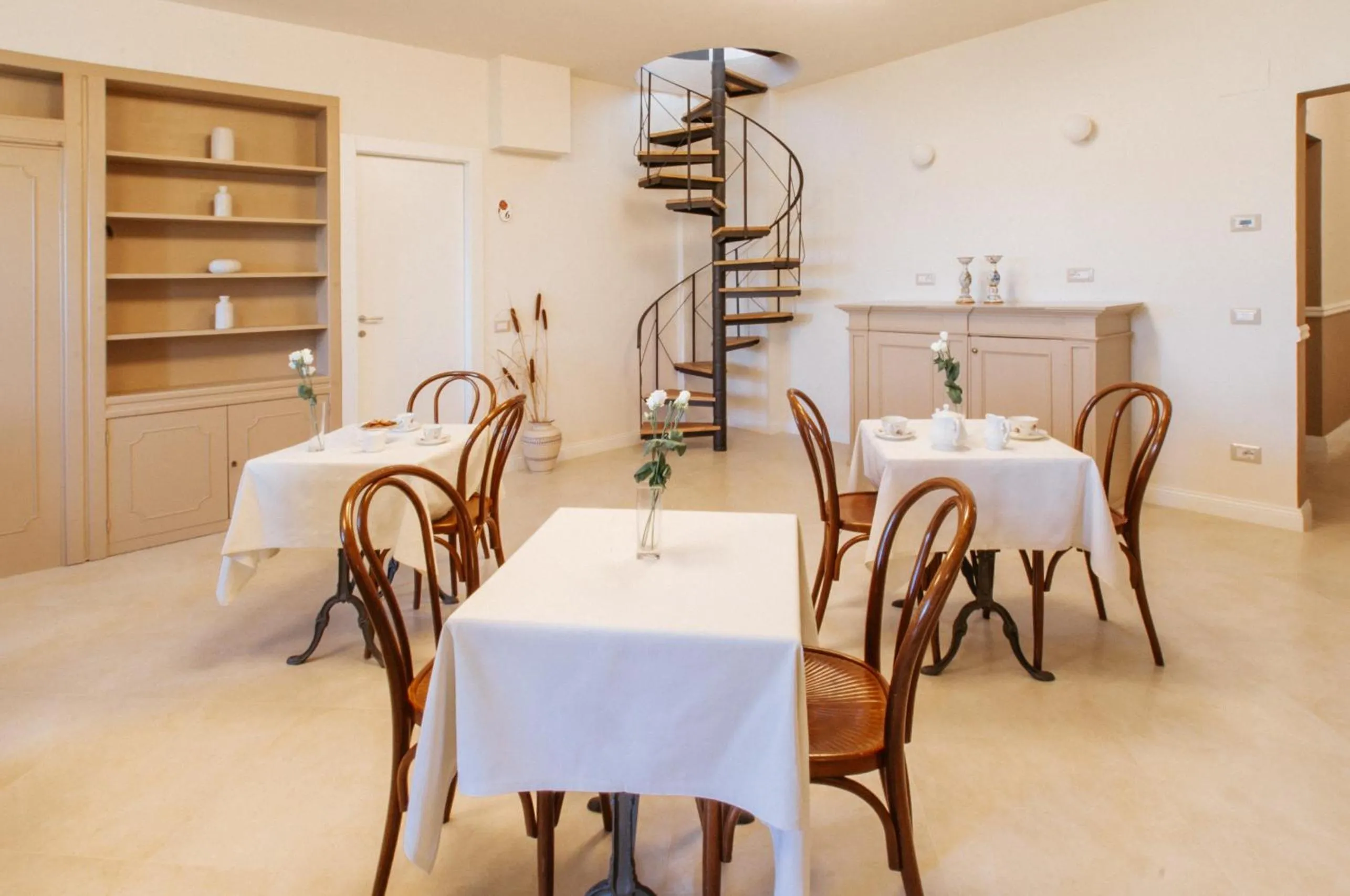 Communal lounge/ TV room in Hotel Aganoor