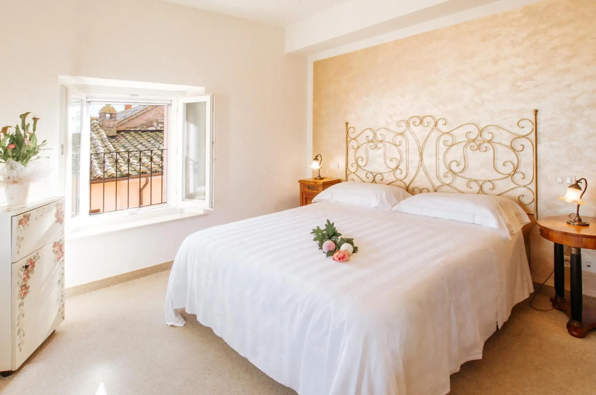 Bed in Hotel Aganoor
