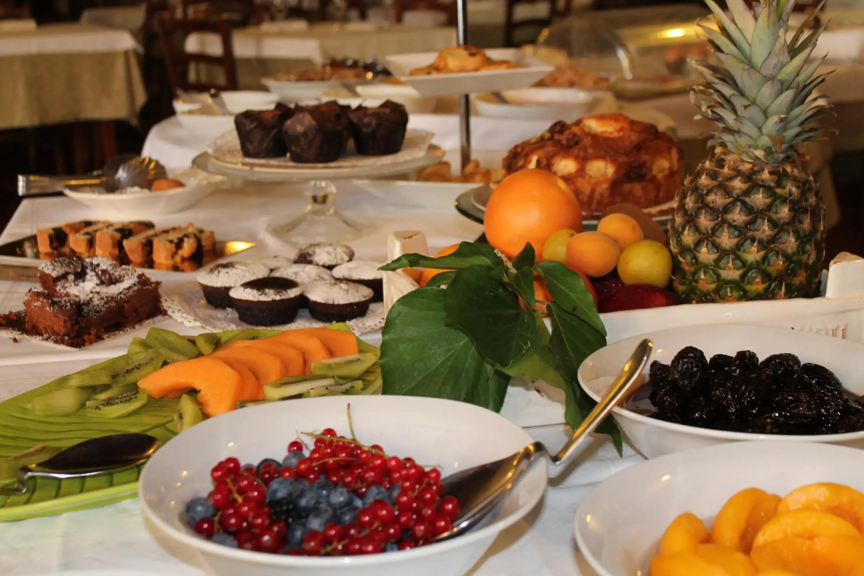 Buffet breakfast, Food in Hotel Aganoor
