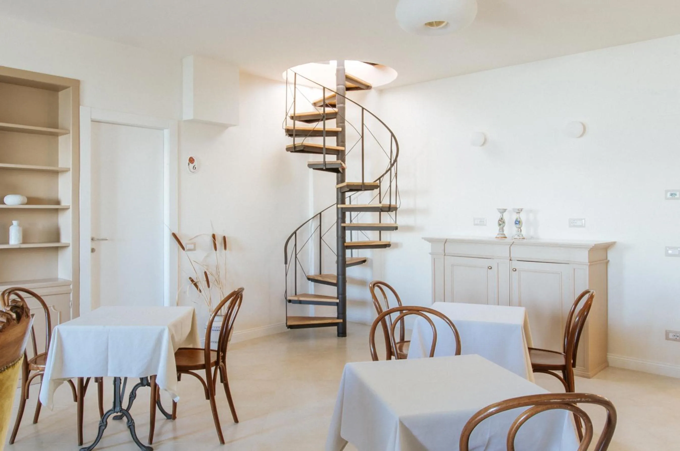 Communal lounge/ TV room in Hotel Aganoor