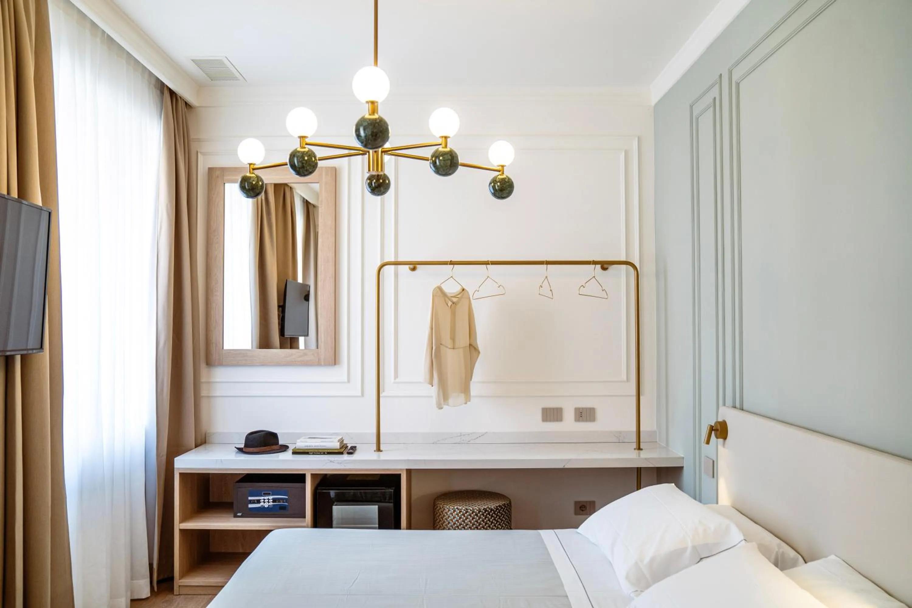 Bedroom, Bed in Albergo Bianchi Stazione