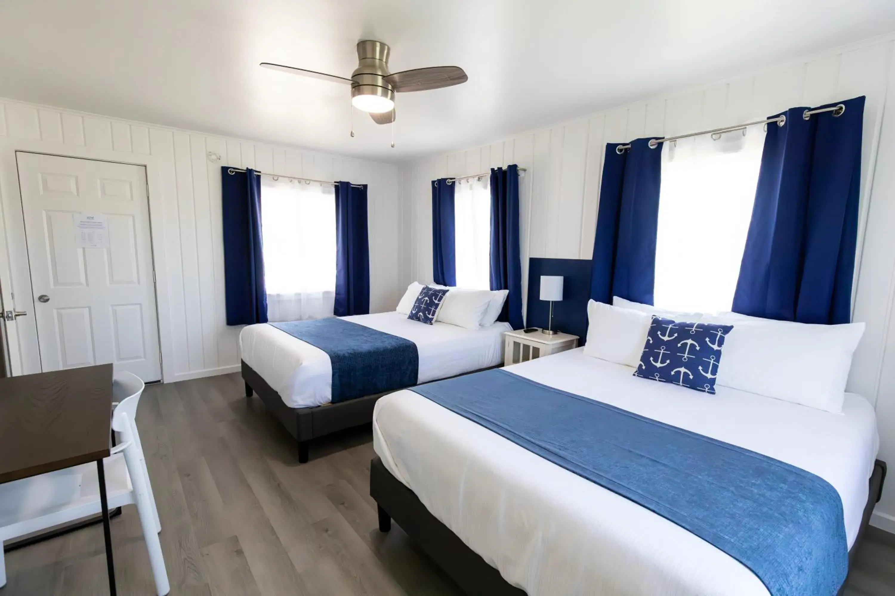 Deluxe Queen Suite in Anchor Bay Inn and Suites Deluxe Queen Suite in Anchor Bay Inn and Suites
