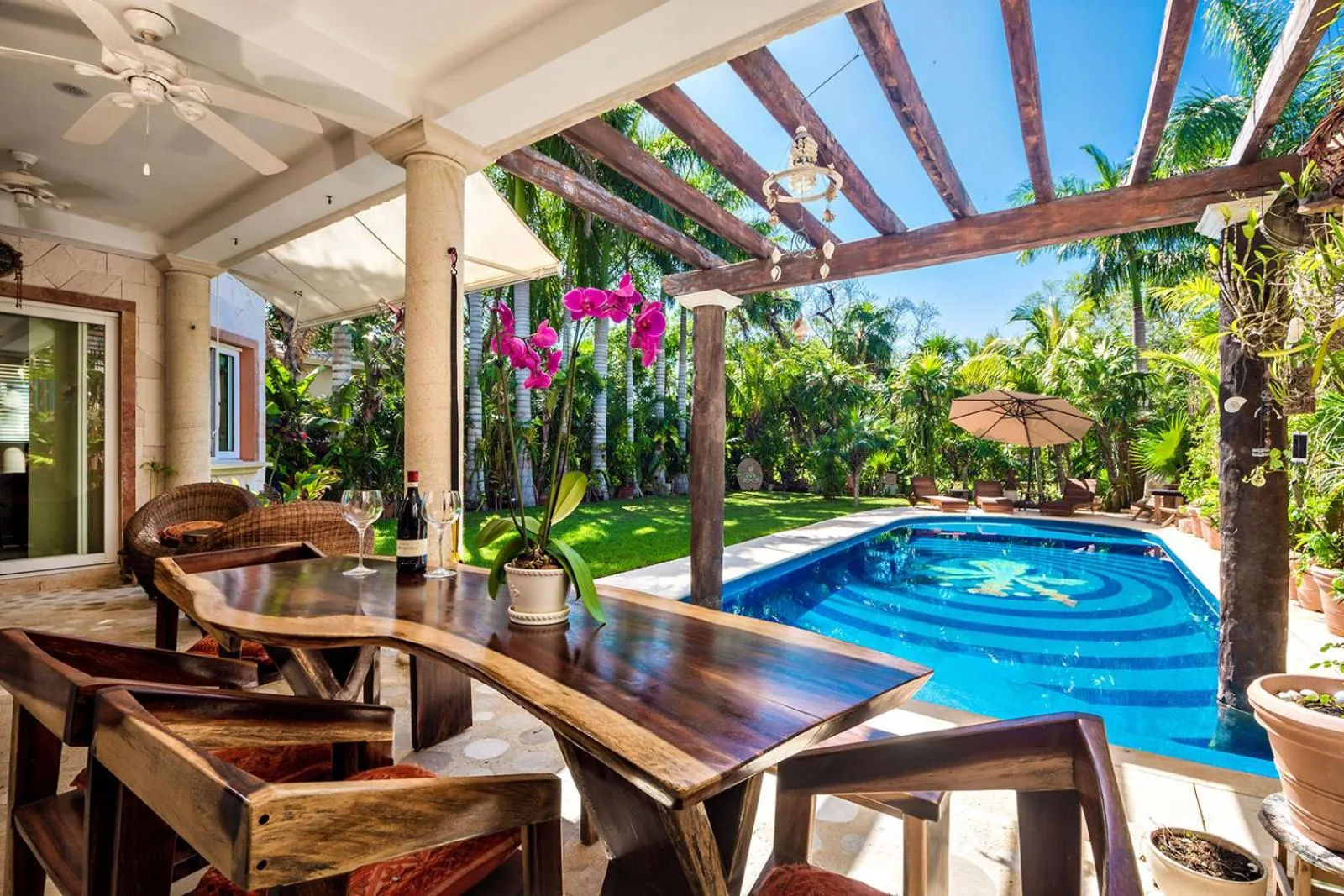 Swimming pool in Casa Jaguar