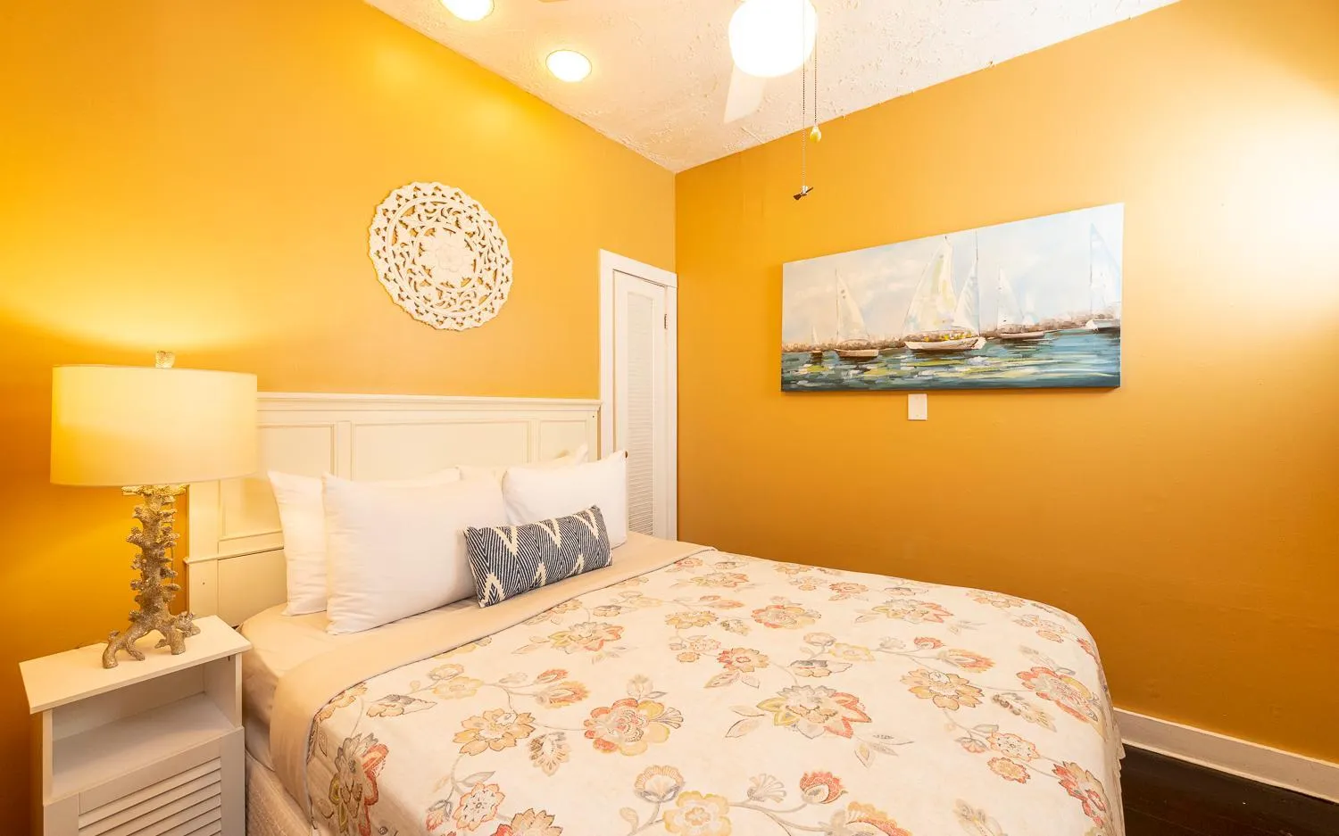 Bed in Rose Lane Villas