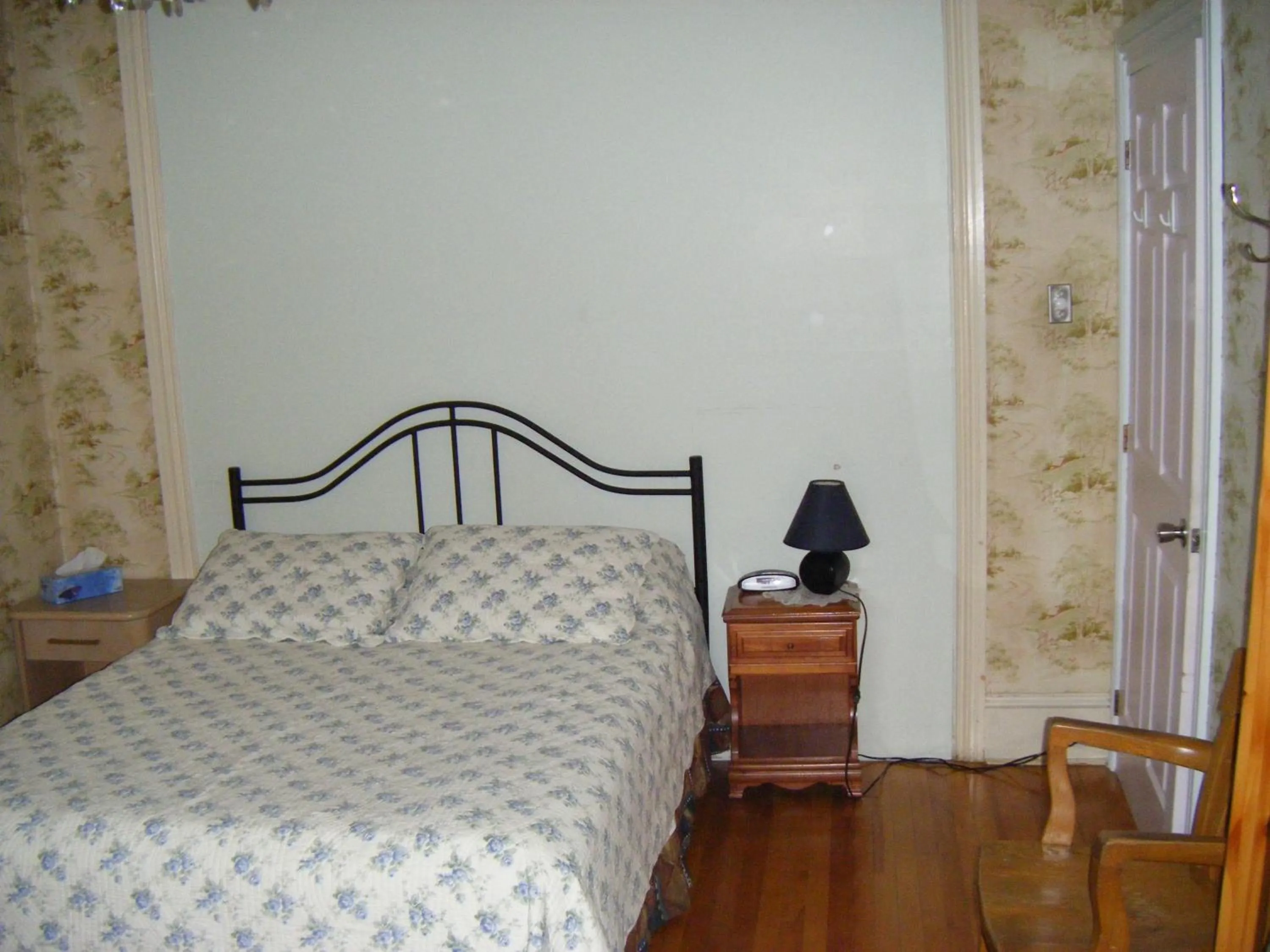 Bed in Auberge des Arts Bed and Breakfast